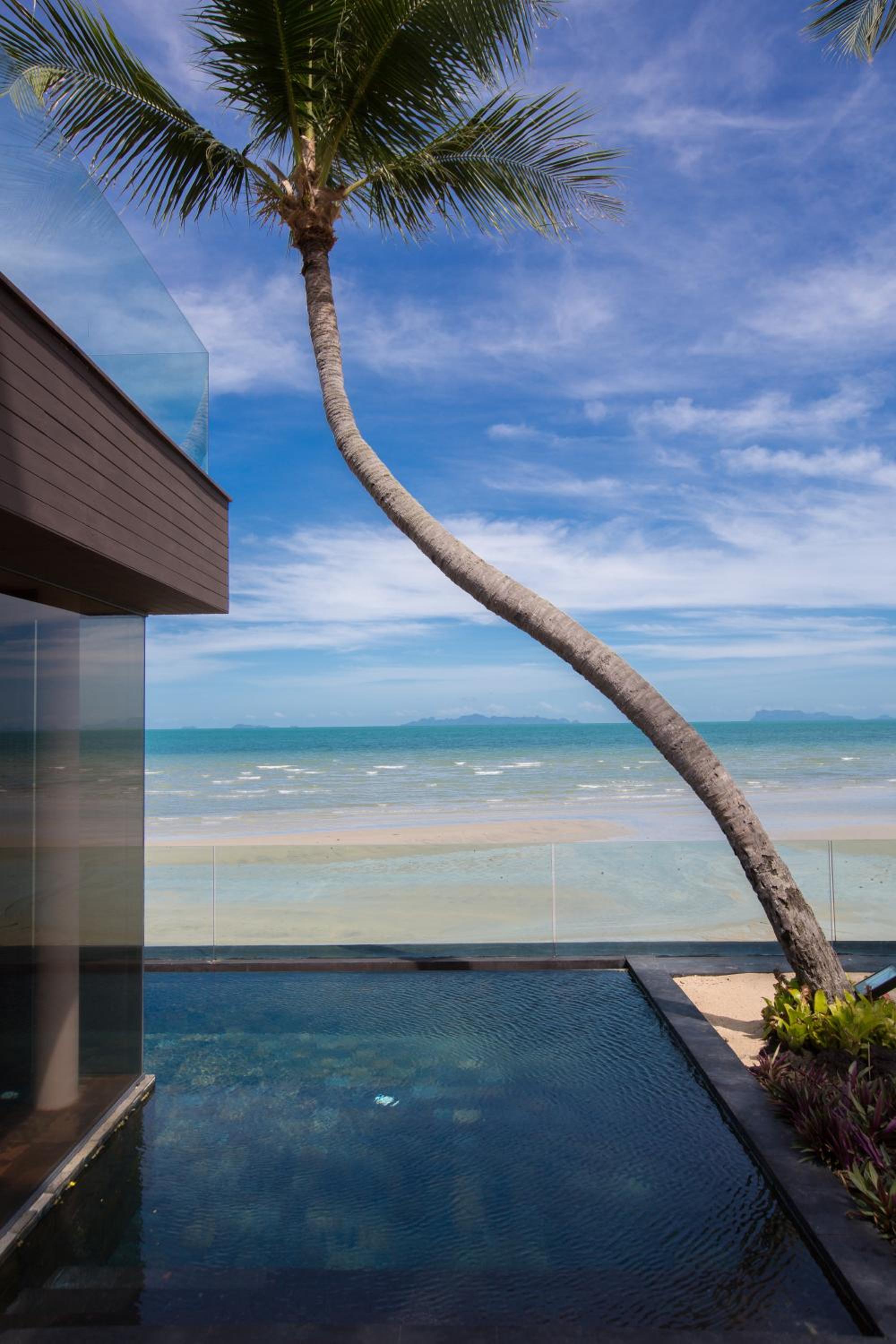Villa U - 3BR Beachfront Haven