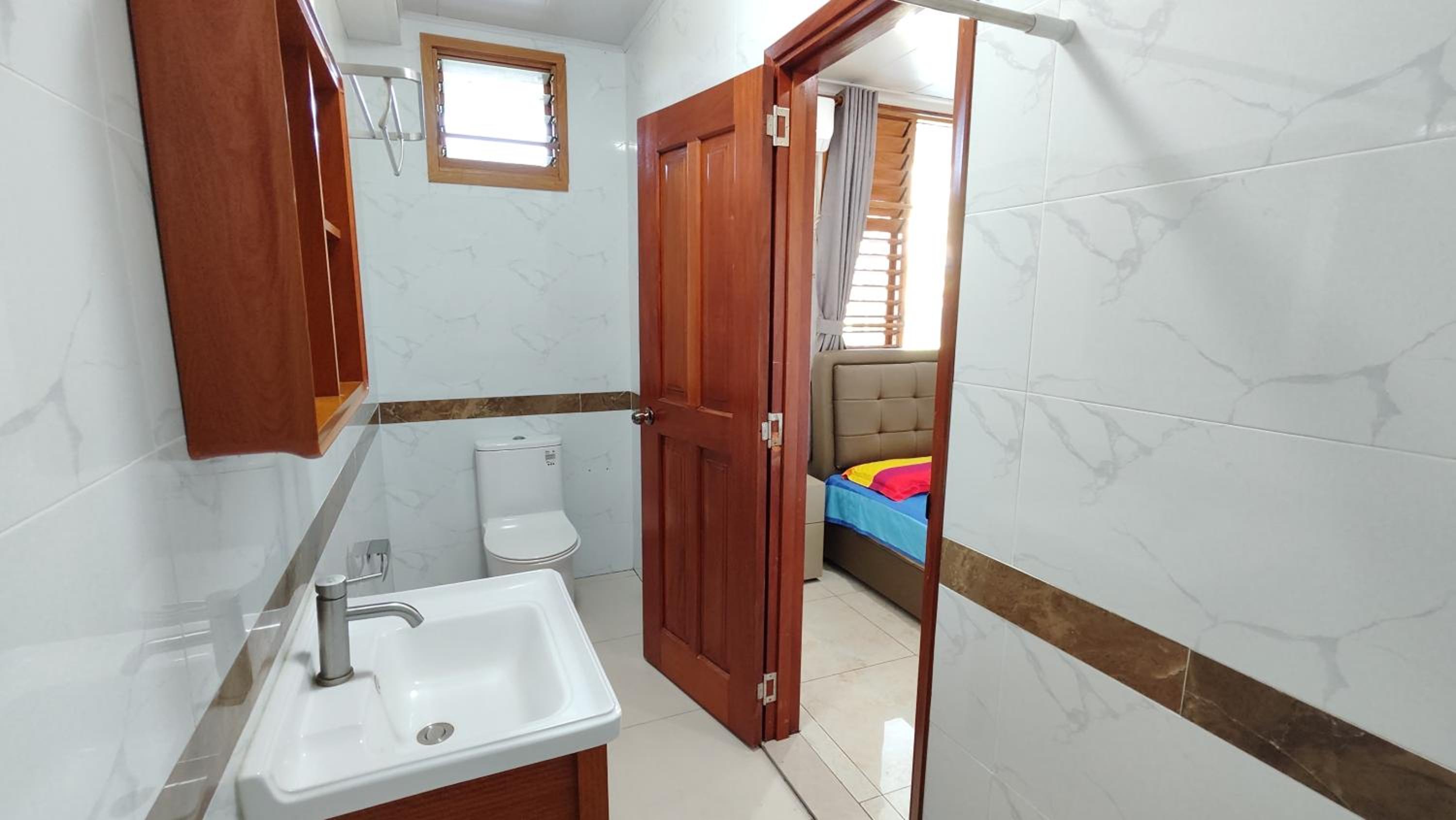 Modern 3-Bedroom Apartment Queens Rd - view 11