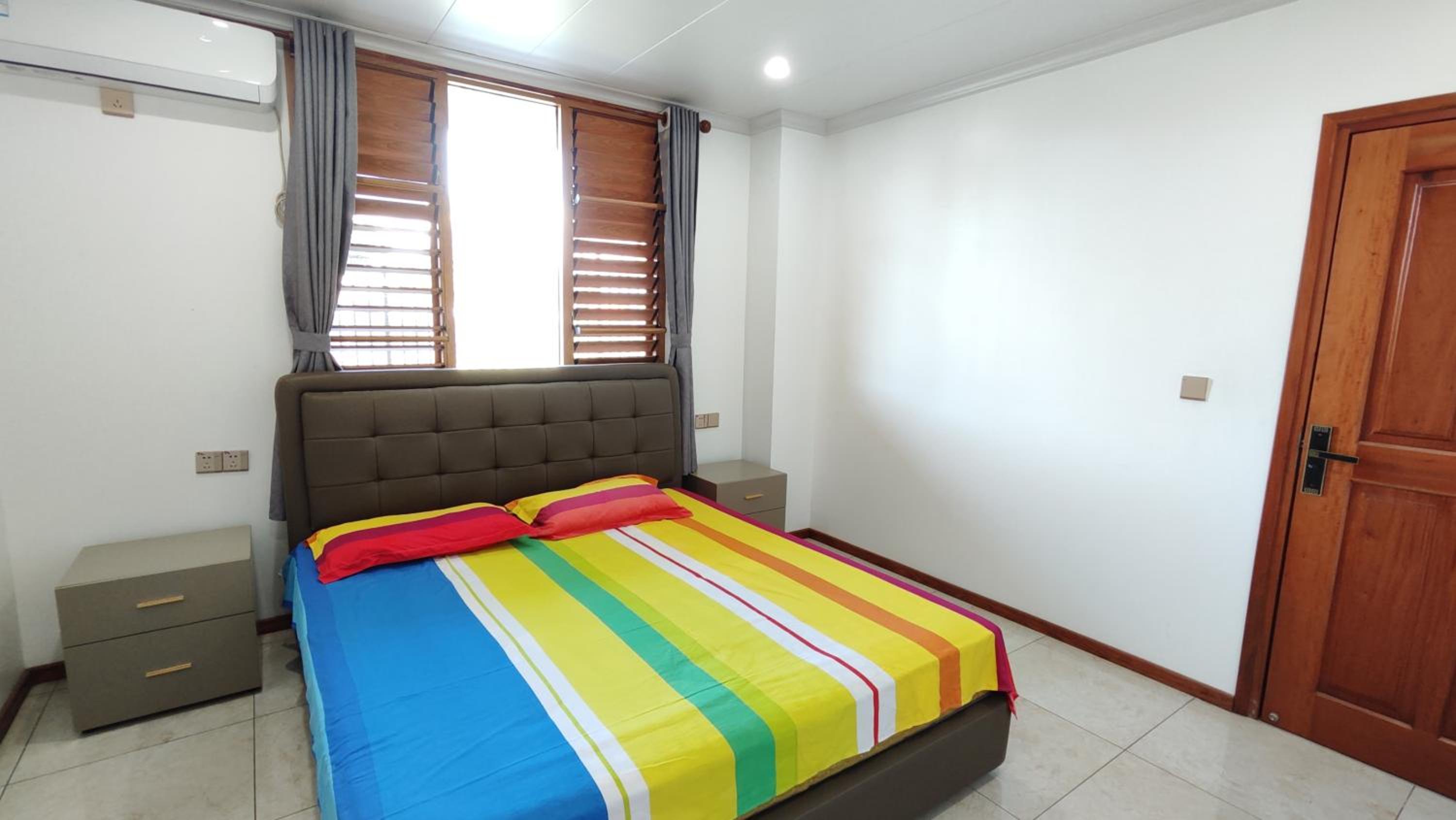 Modern 3-Bedroom Apartment Queens Rd - view 10