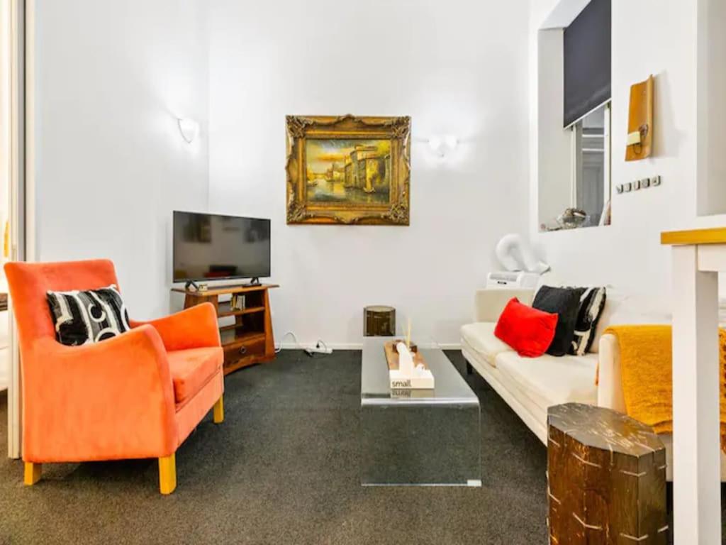 Lovely 1-bedroom apartment on Queen Street view 5