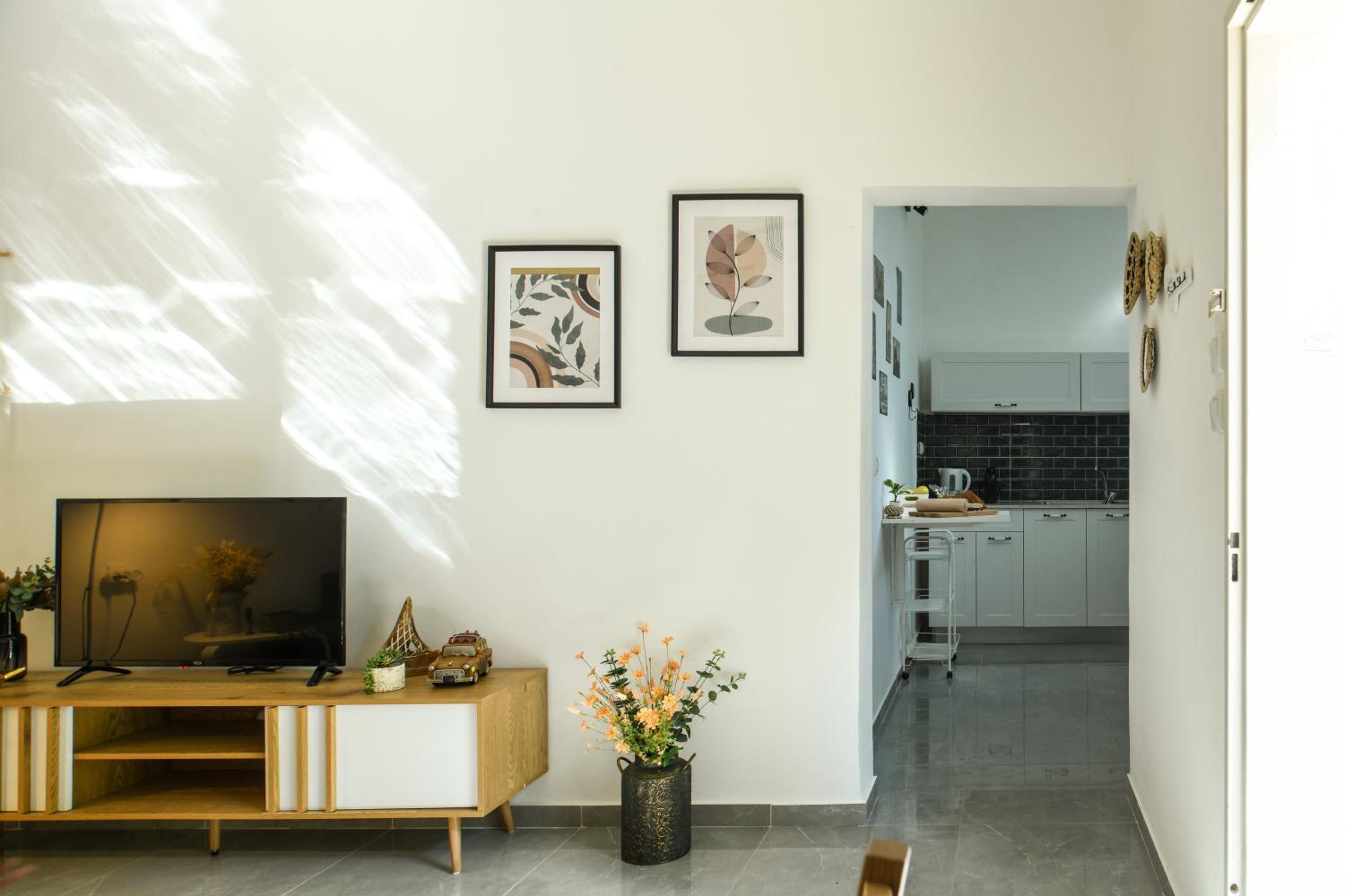 Charming Home in the Heart of Haifa by Sea N Rent view 5