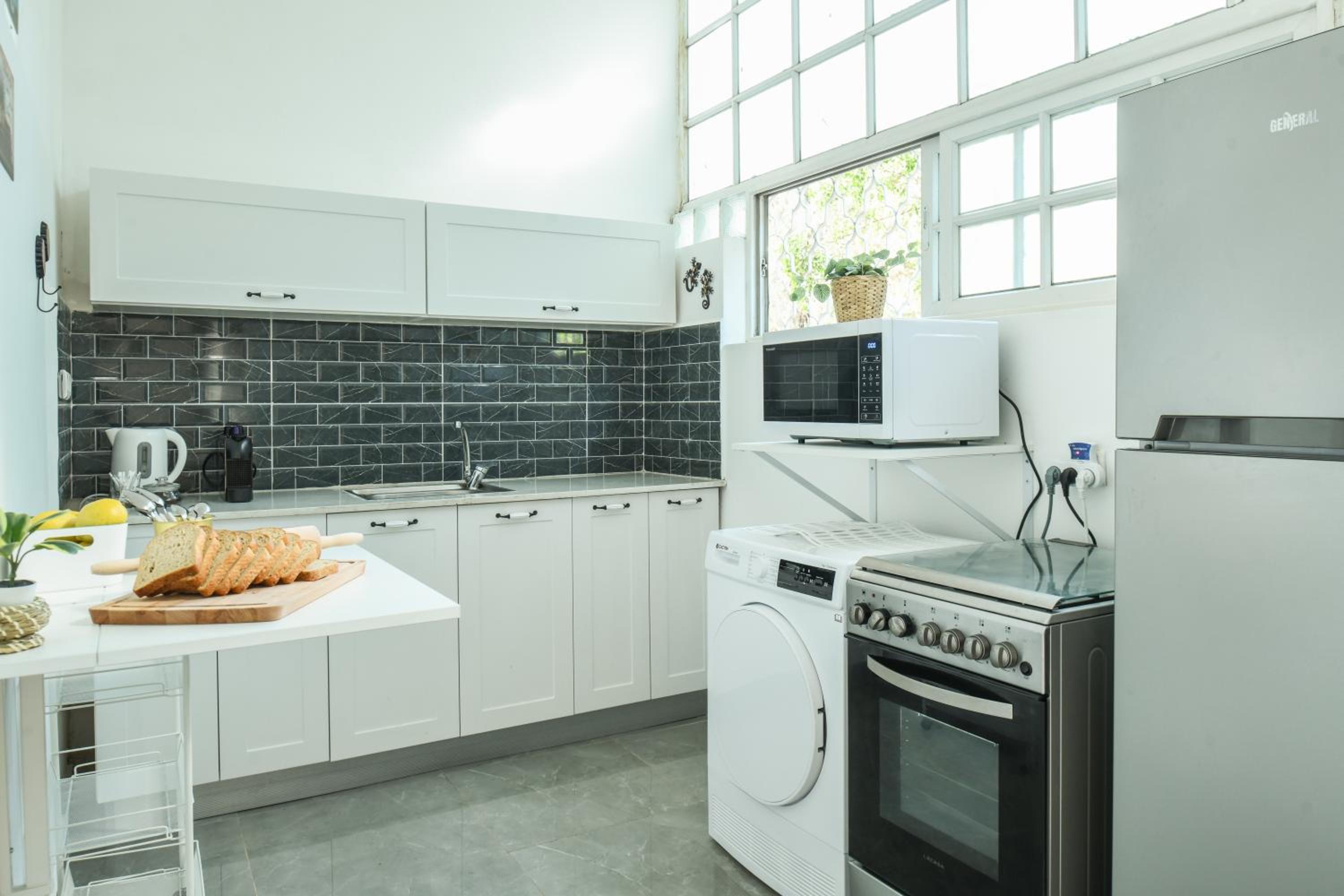 Charming Home in the Heart of Haifa by Sea N Rent view 3