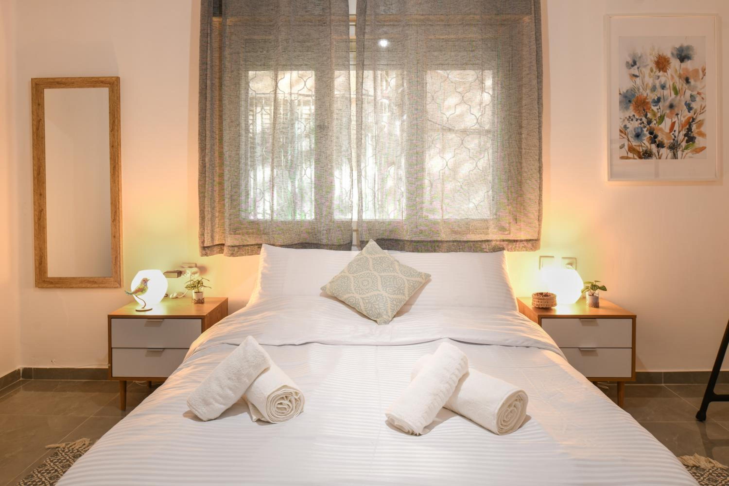 Charming Home in the Heart of Haifa by Sea N Rent view 2