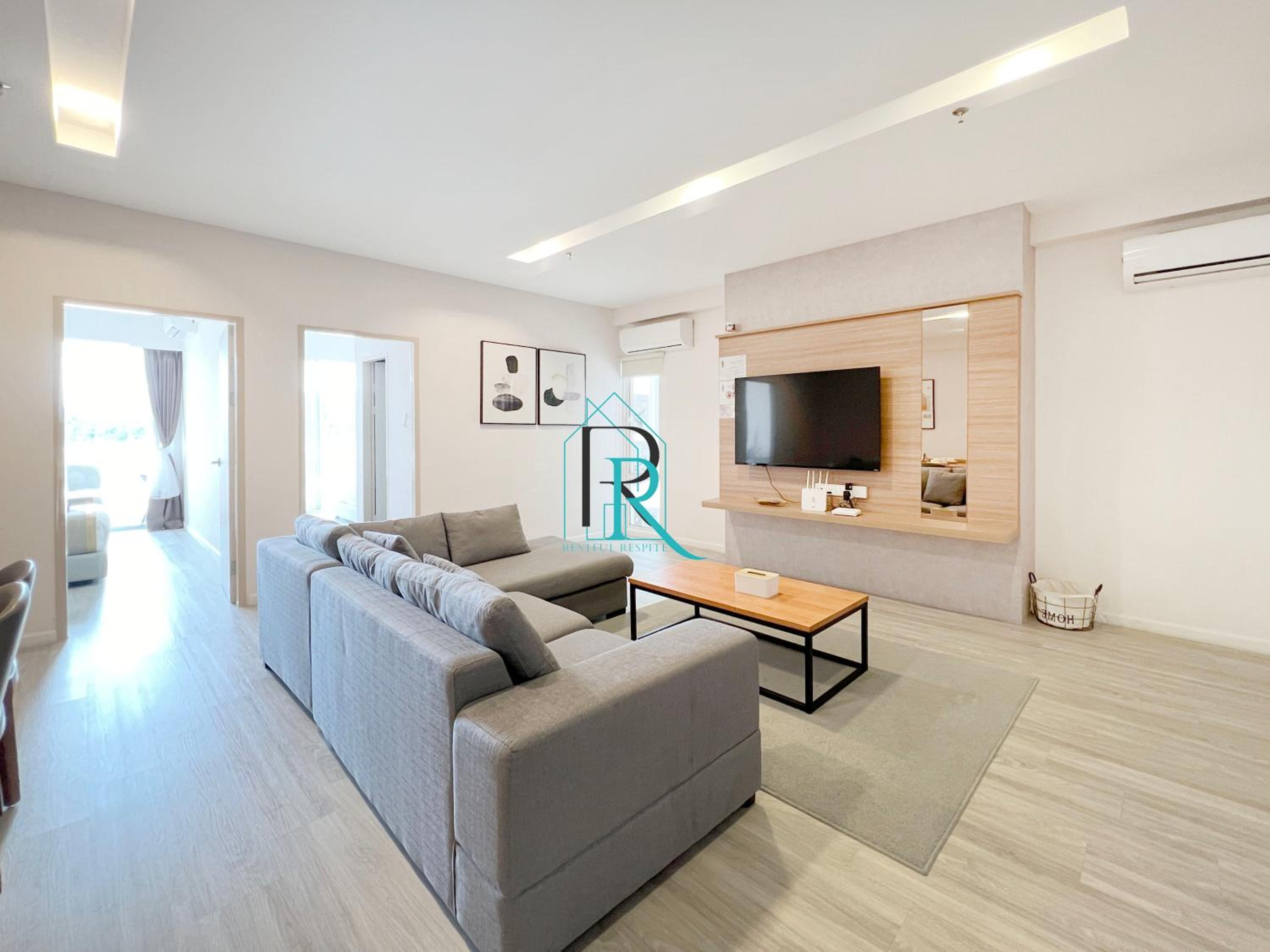 Hotel Restful Respite Tanjung Aru Inifnity Pool 2BR - Image 1