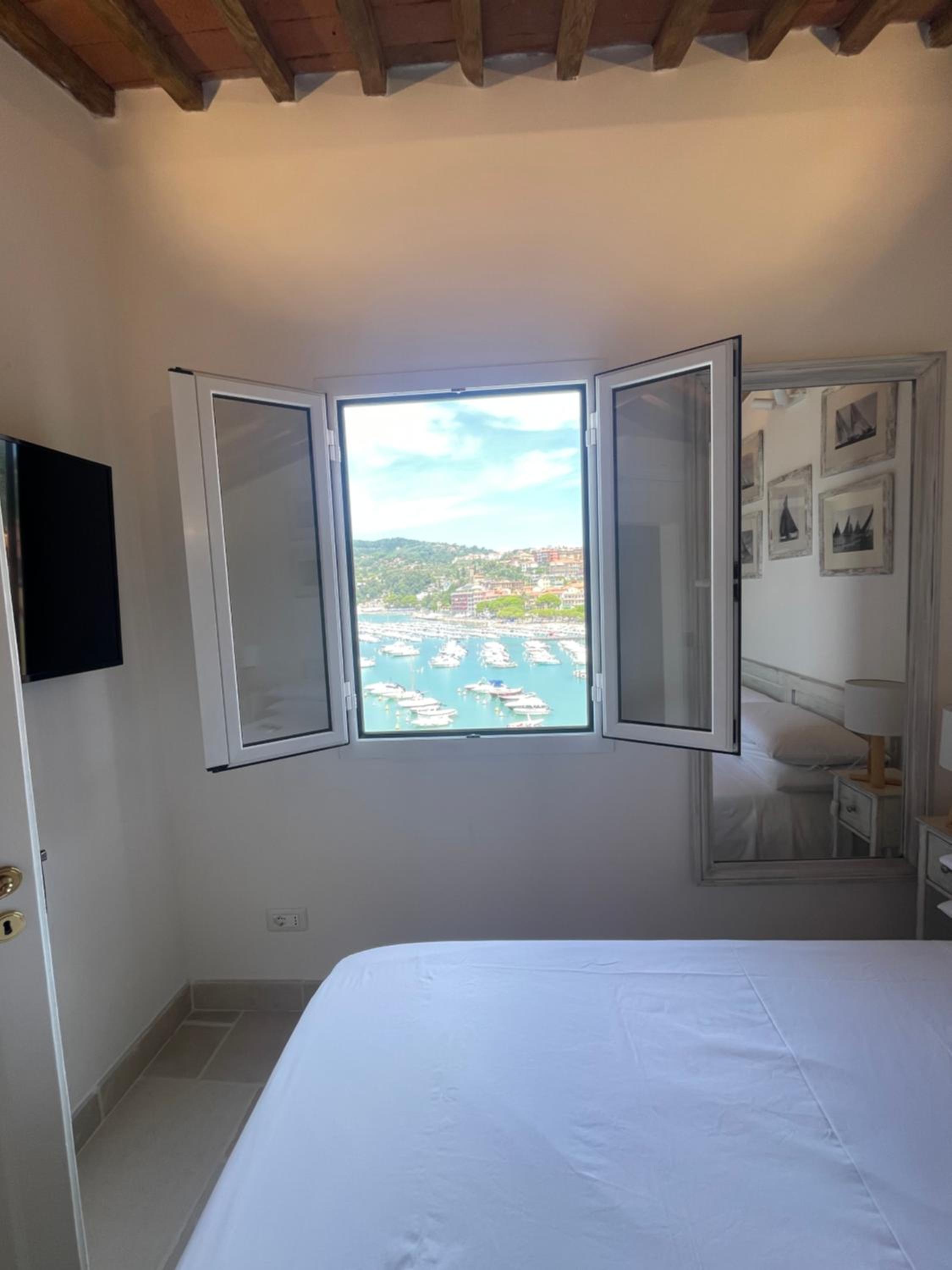 Suite Ventidue - Fronte Mare view 2