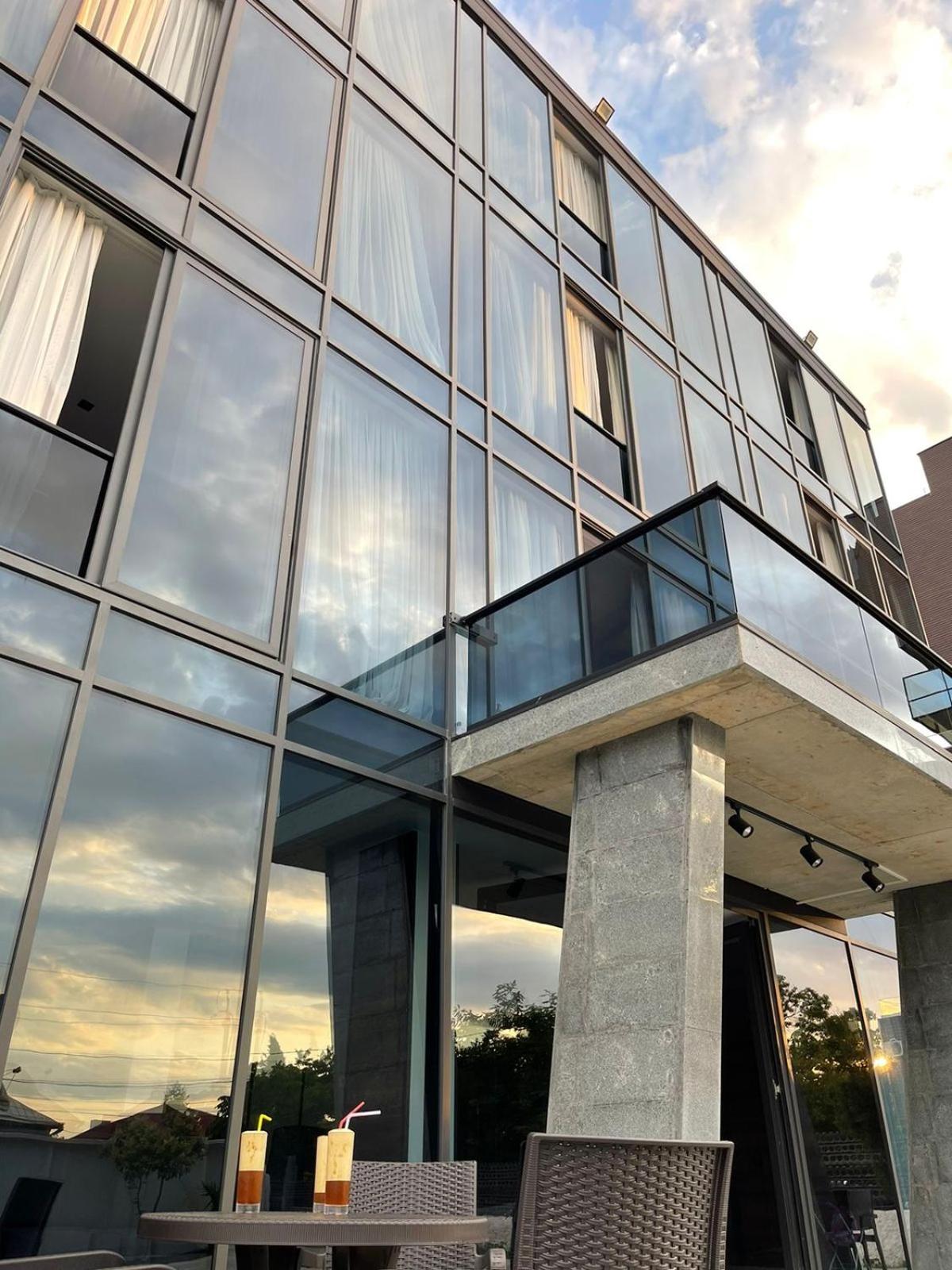 HOTEL SOBRANIE