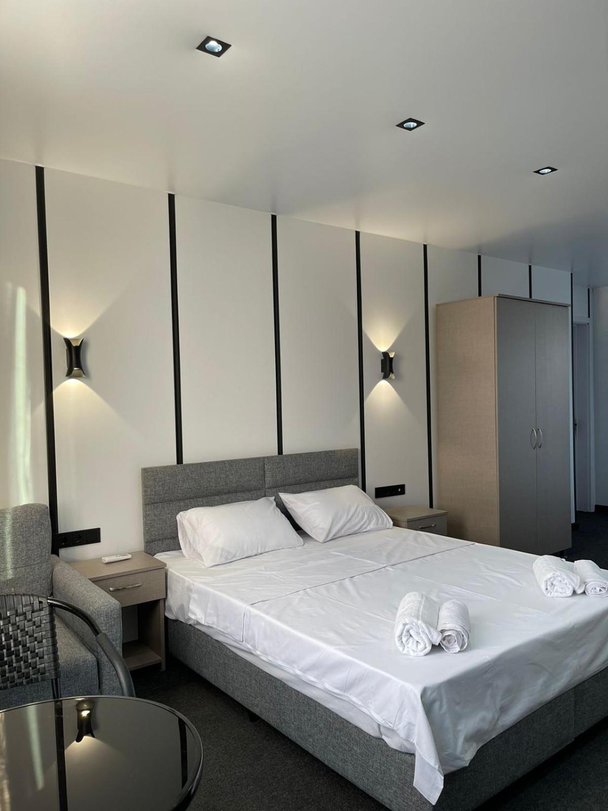 HOTEL SOBRANIE