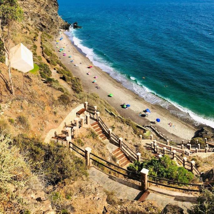 La Casa Azul - next to the sea! view 4