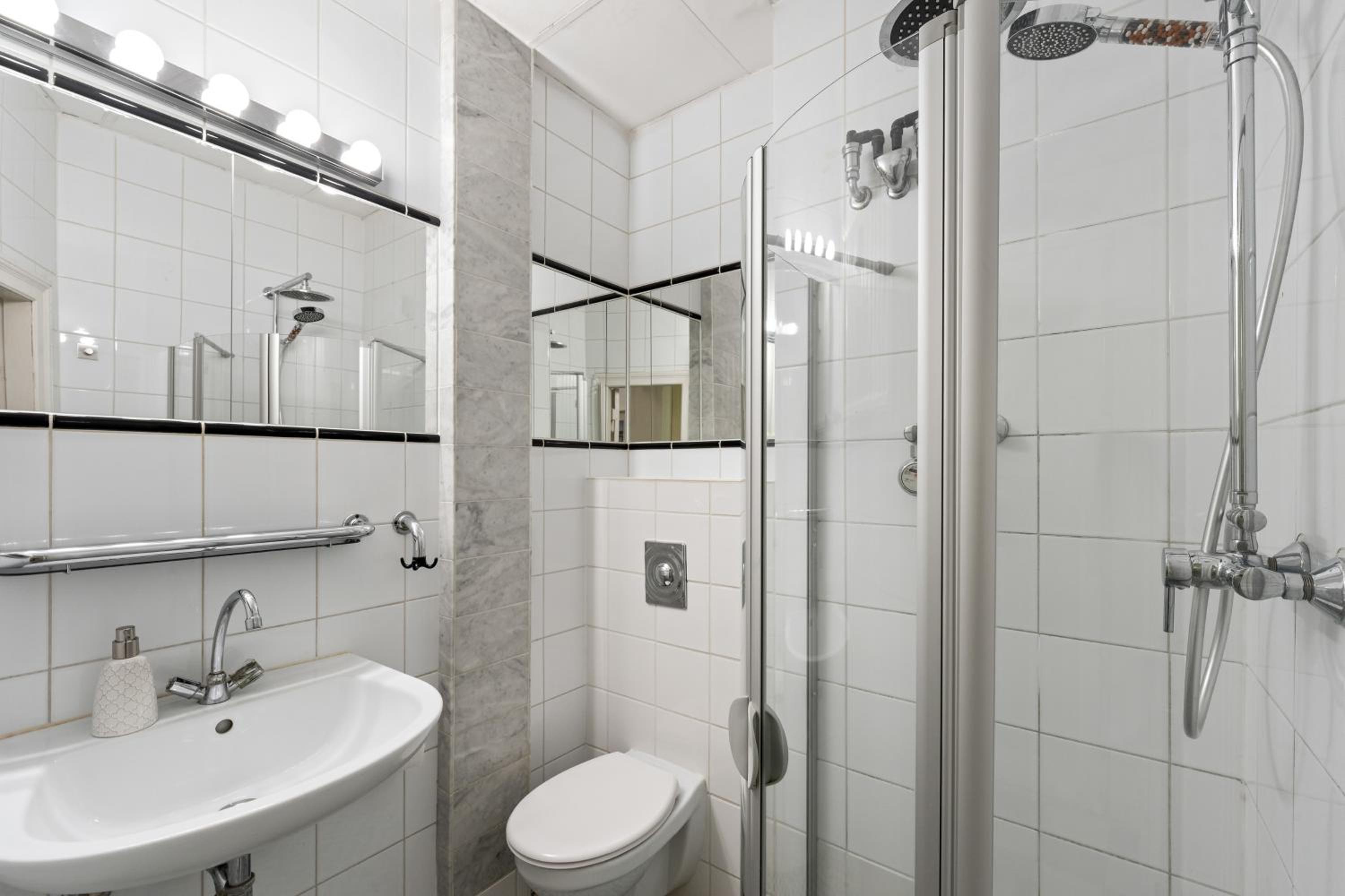 Berlin Vacations - The Gleditsch - Perl in Schoneberg up to 4 ppl - Property Image 10