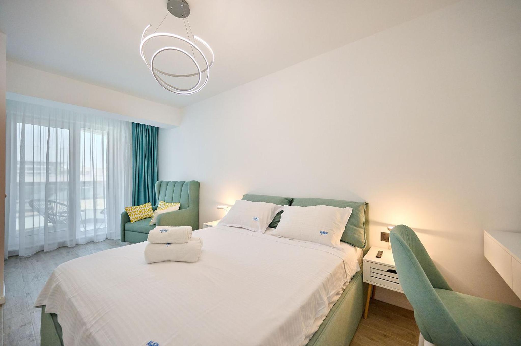 Beach Side Heaven Apartment in Infinity Beach Resort - parking view 5
