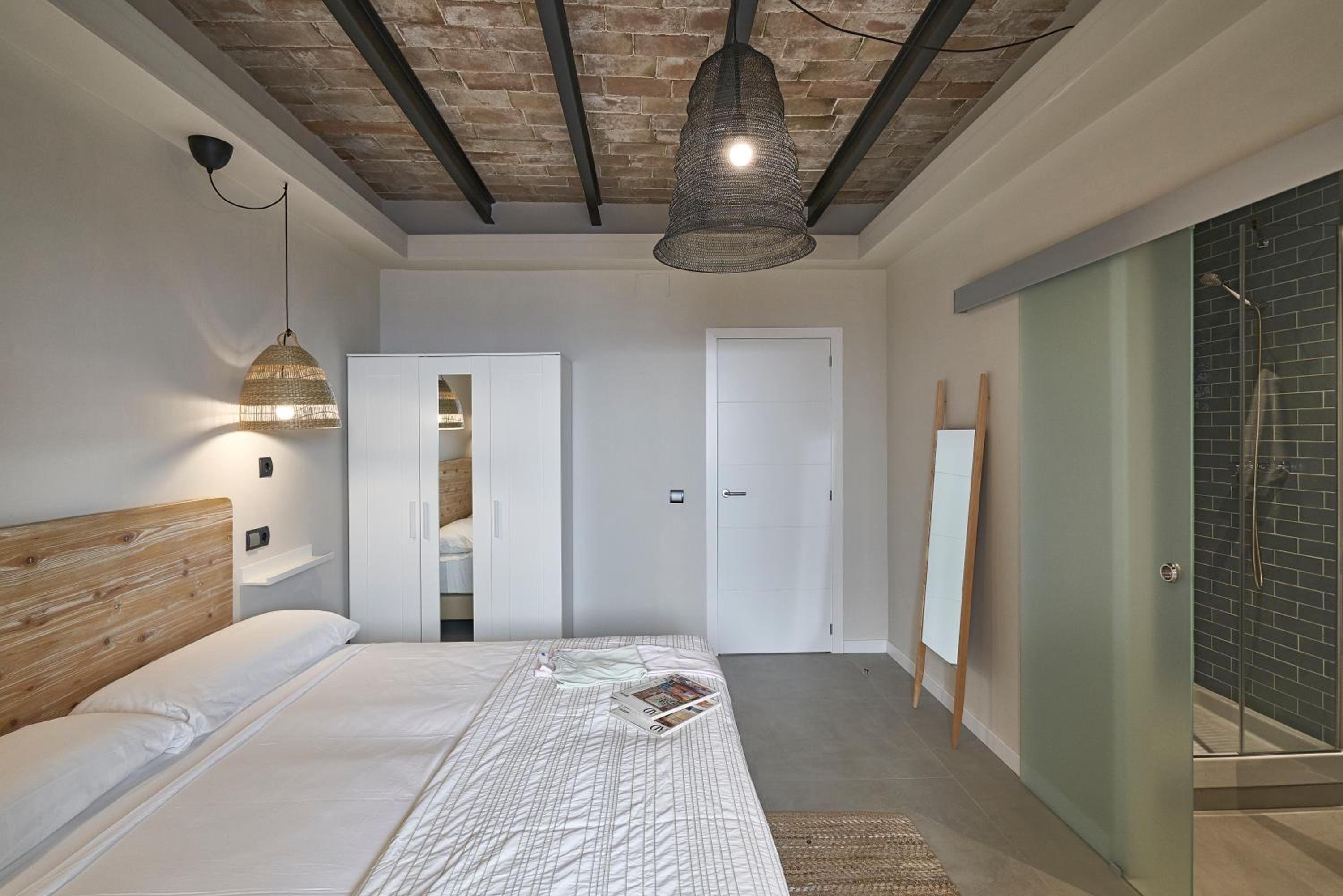 AinB Eixample-Miro Apartments