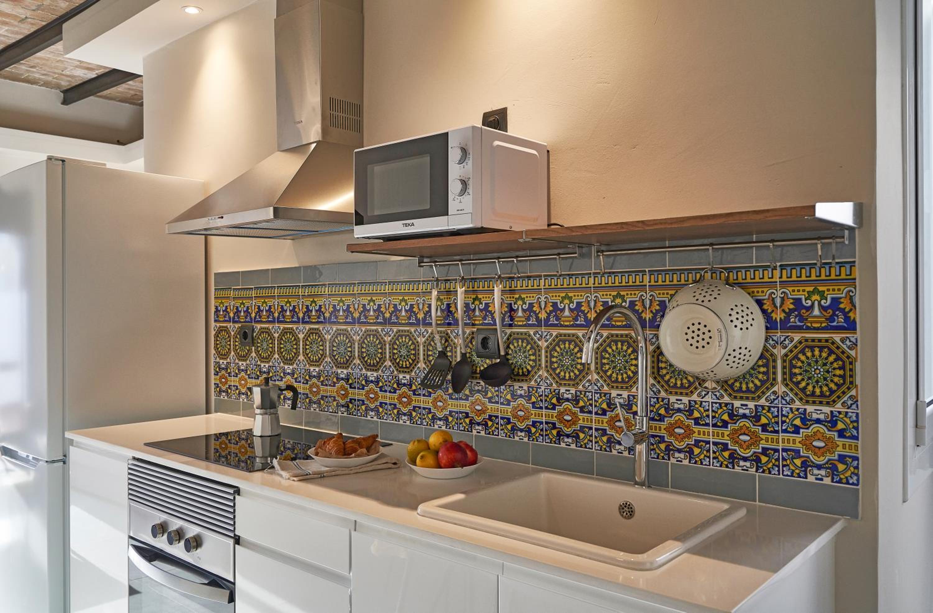 AinB Eixample-Miro Apartments