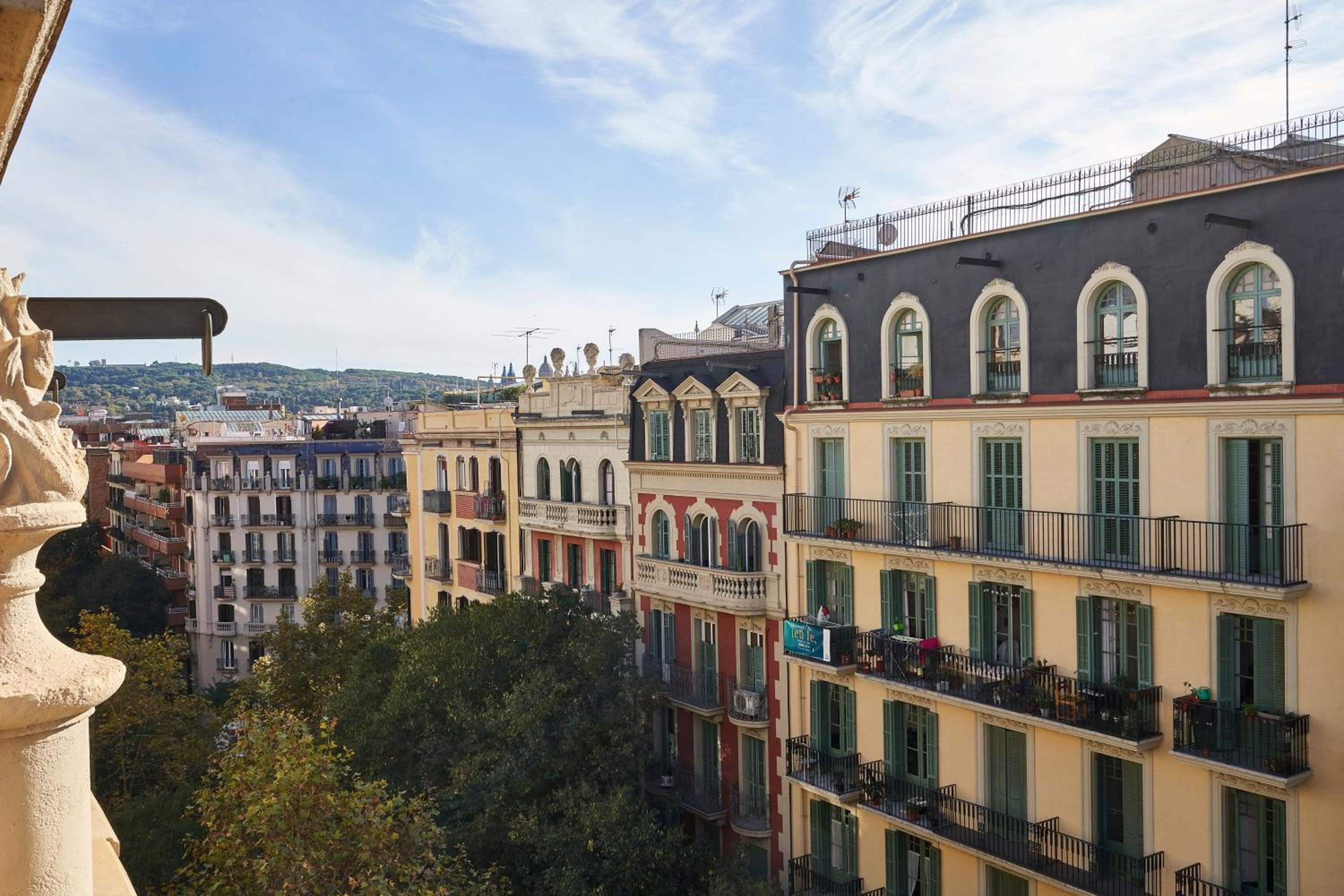 AinB Eixample-Miro Apartments