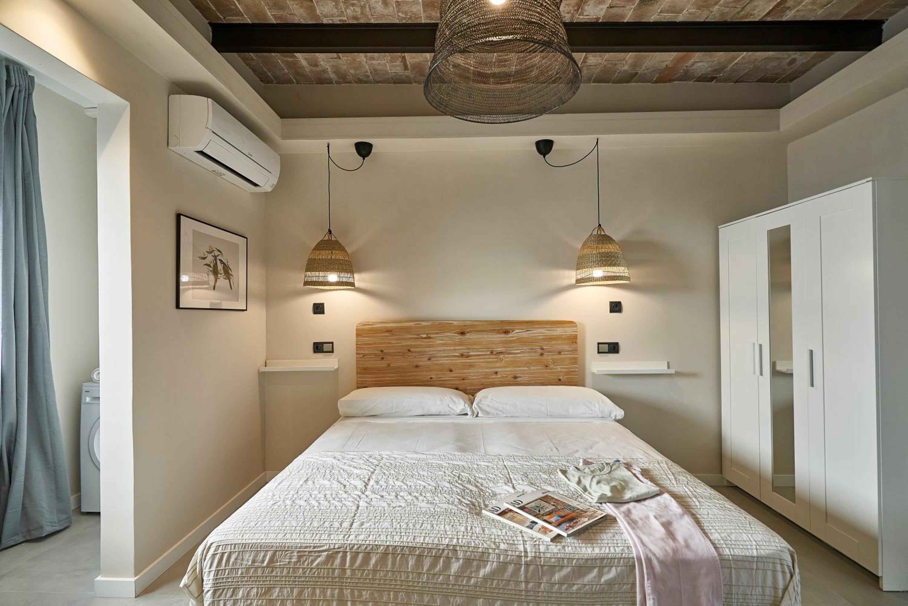 AinB Eixample-Miro Apartments