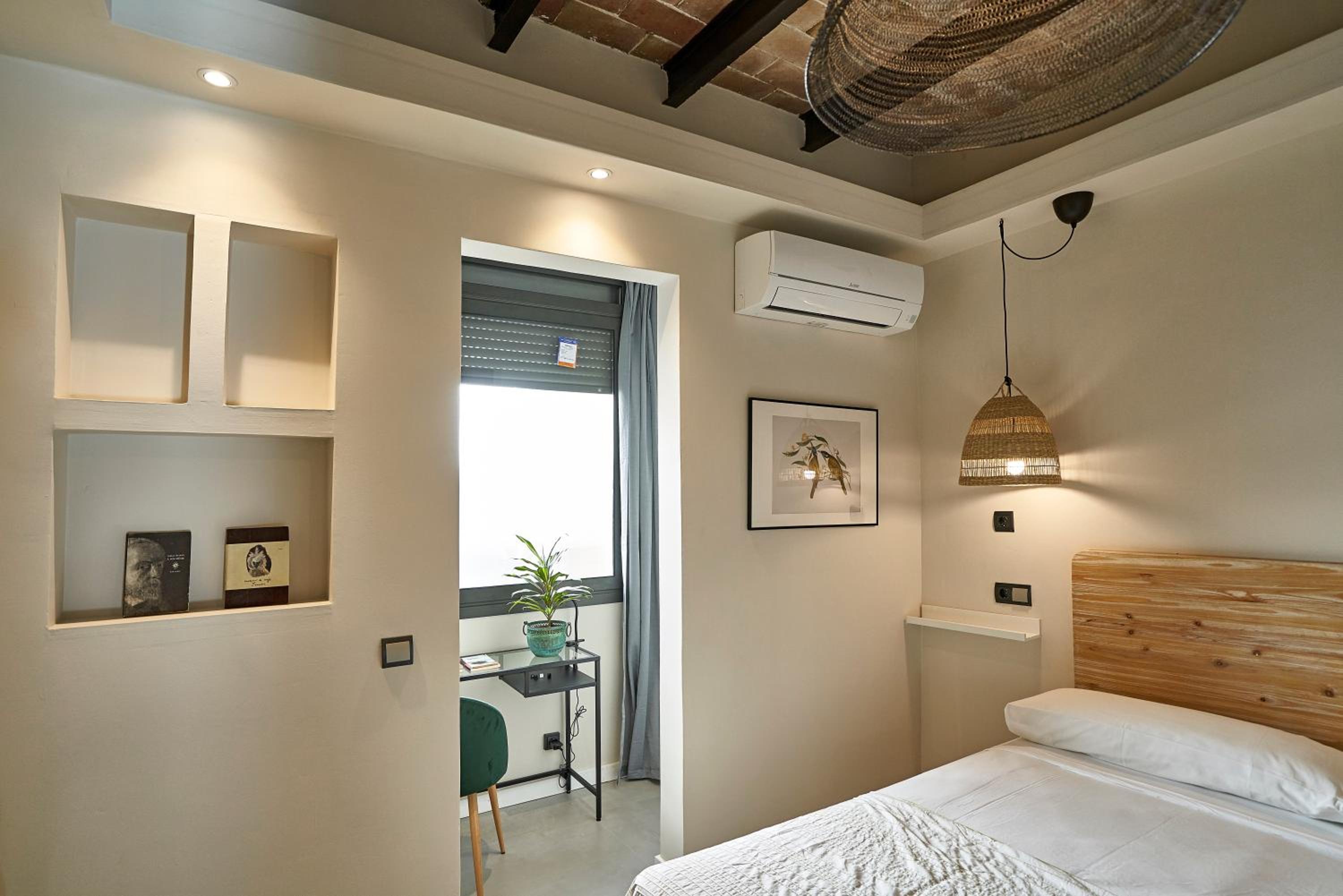 AinB Eixample-Miro Apartments