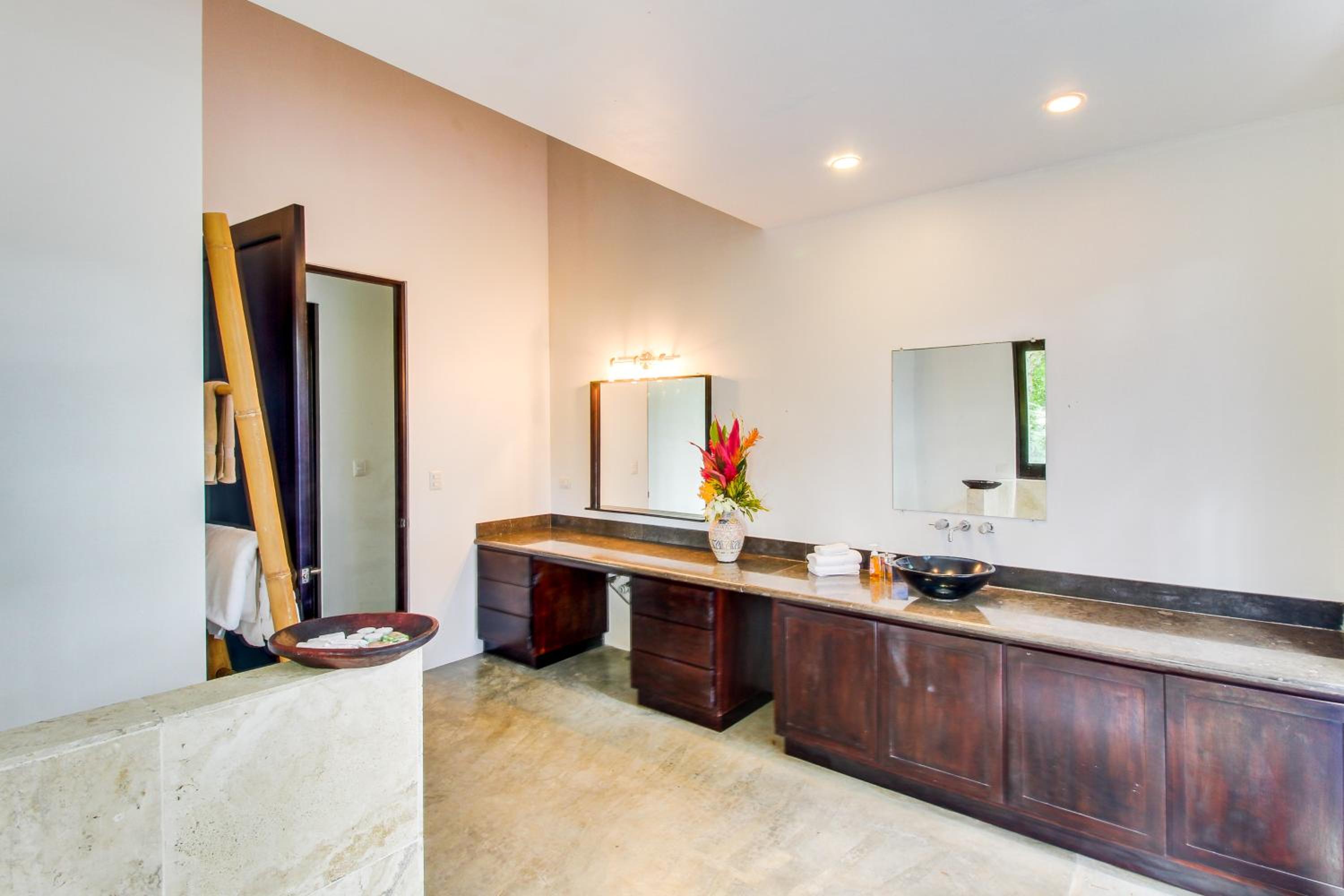 Makara Resort 5 Bedrooms