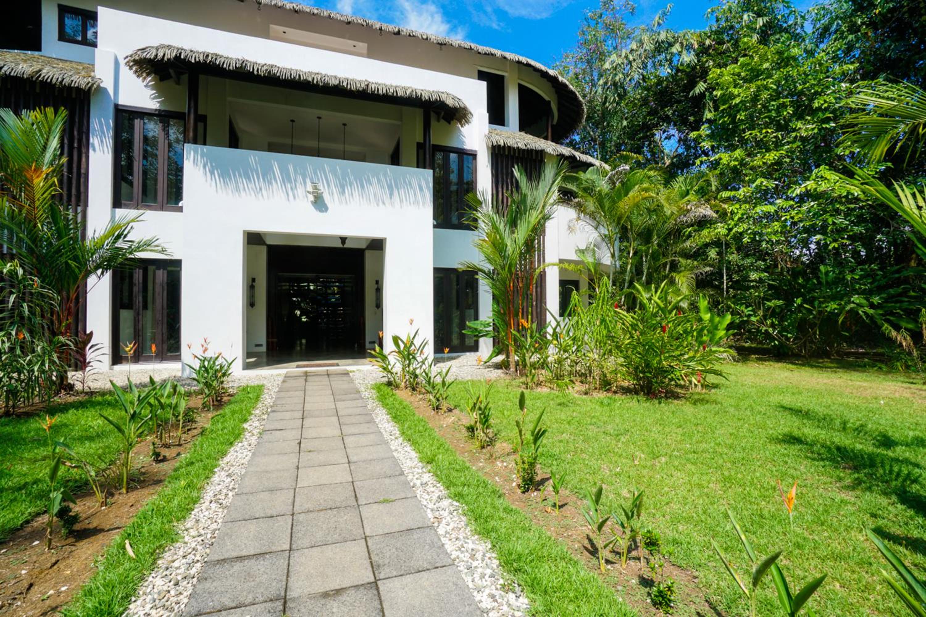 Makara Resort 5 Bedrooms