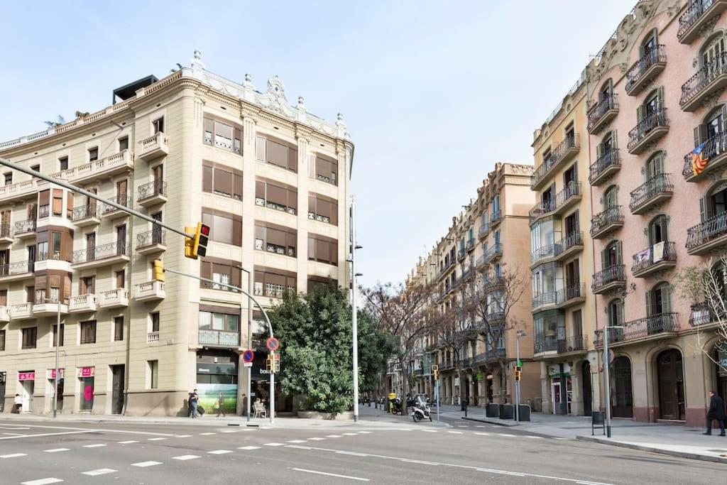 Modern and bright apartment well located in Gracia