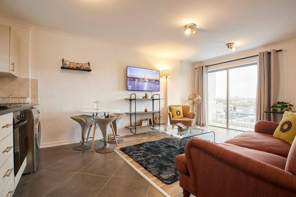Rondebosch Central view 3