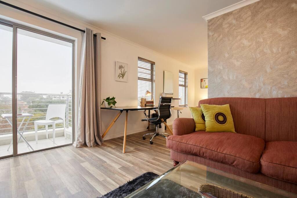 Rondebosch Central view 5