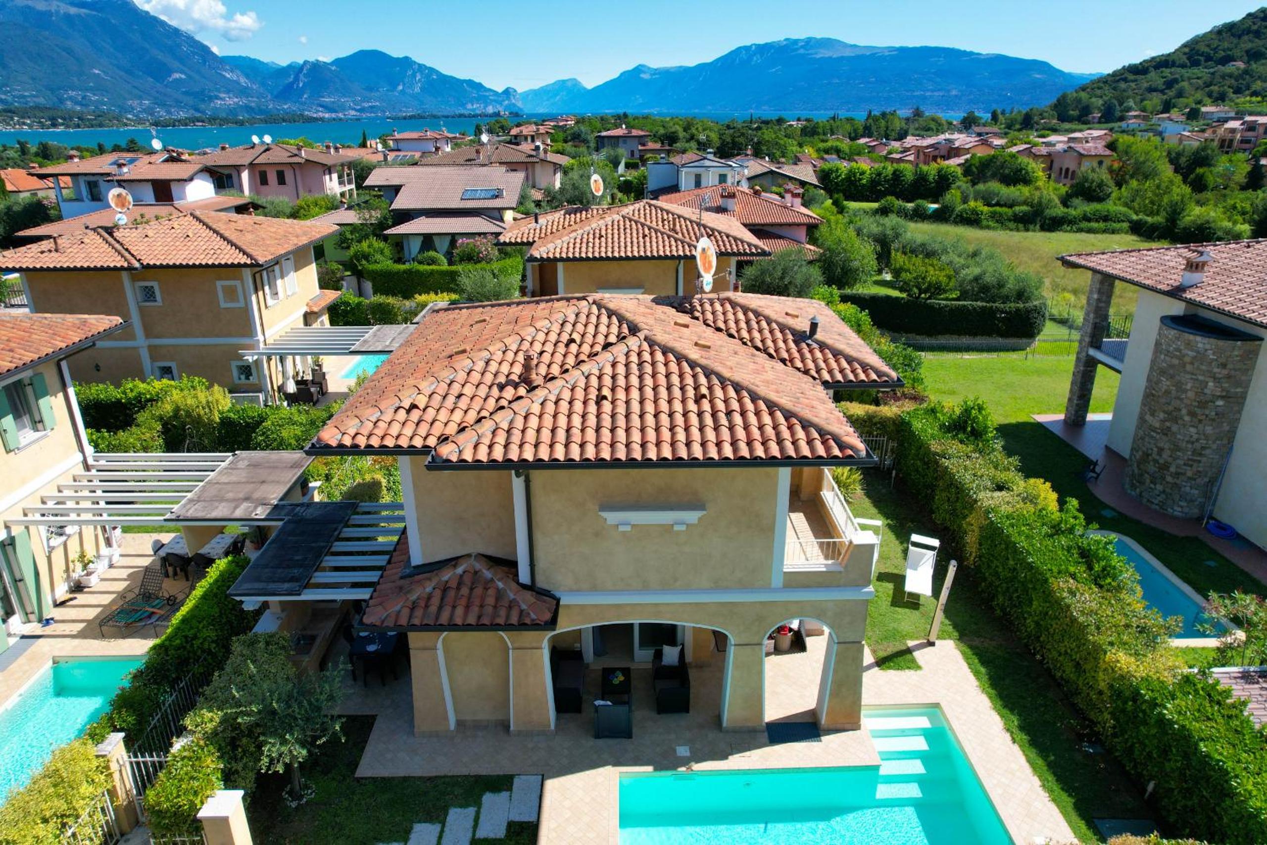 Villa Iris Manerba private pool