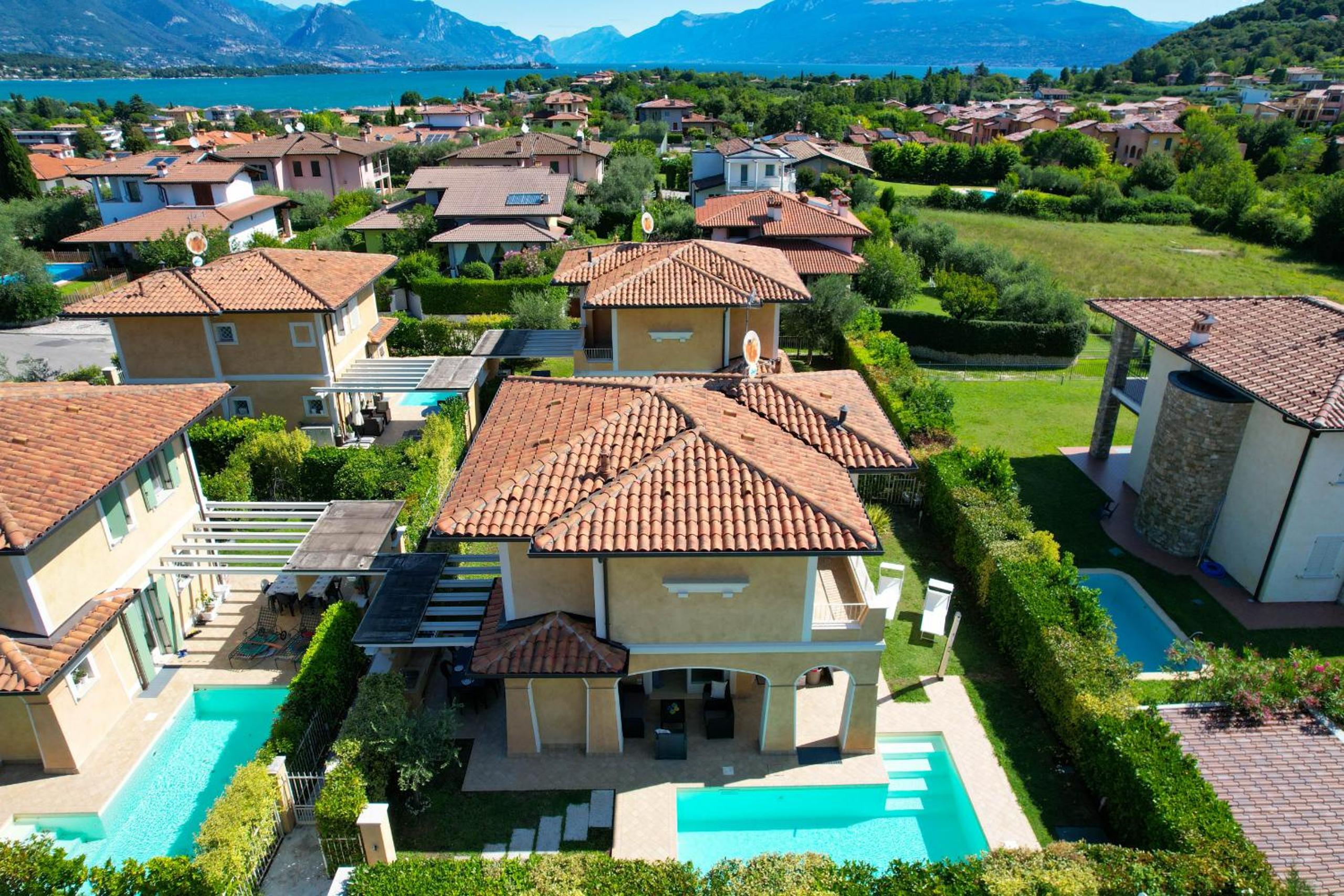 Villa Iris Manerba private pool