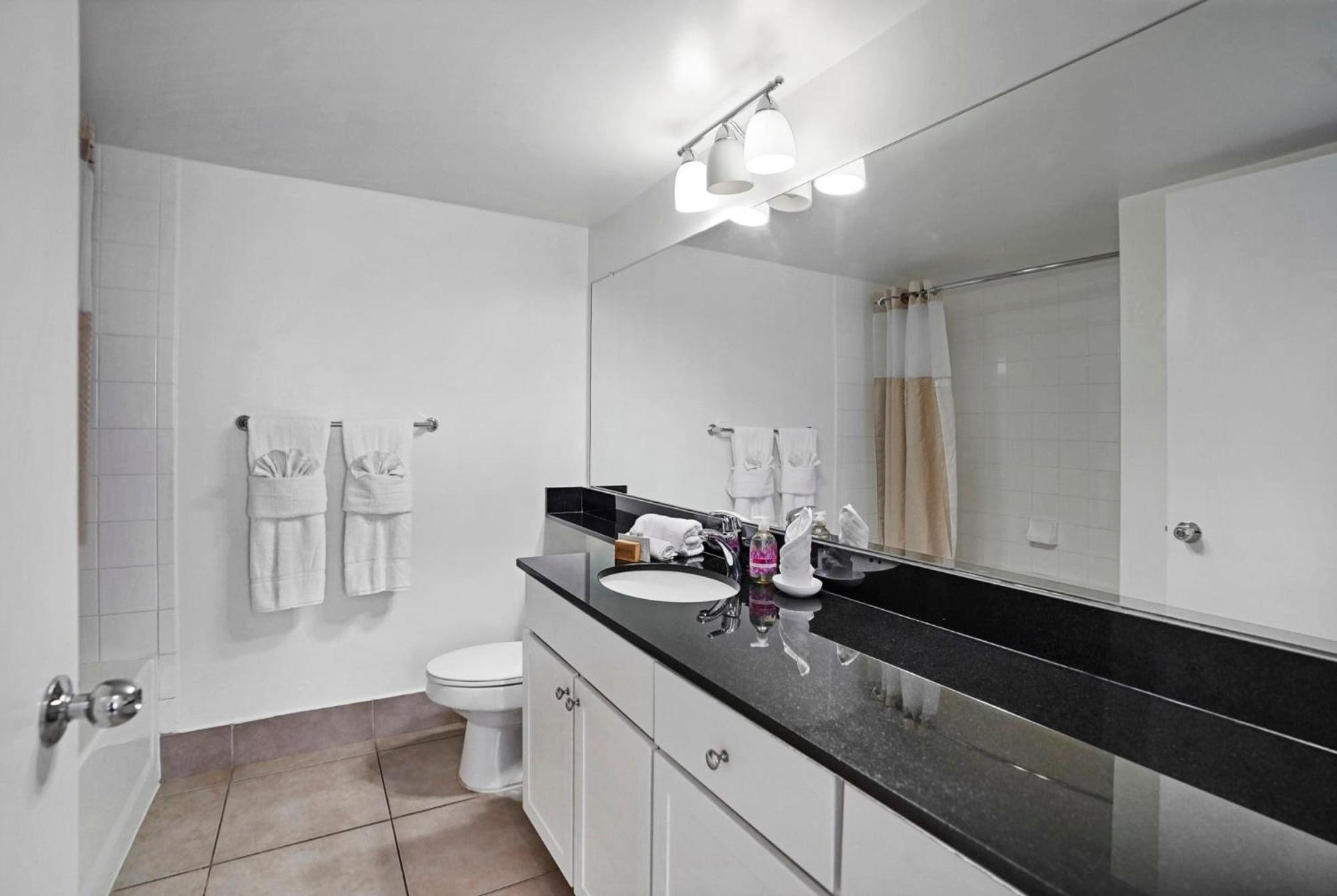 Stylish Modern Apartments at Gables Grand Plaza in Miami