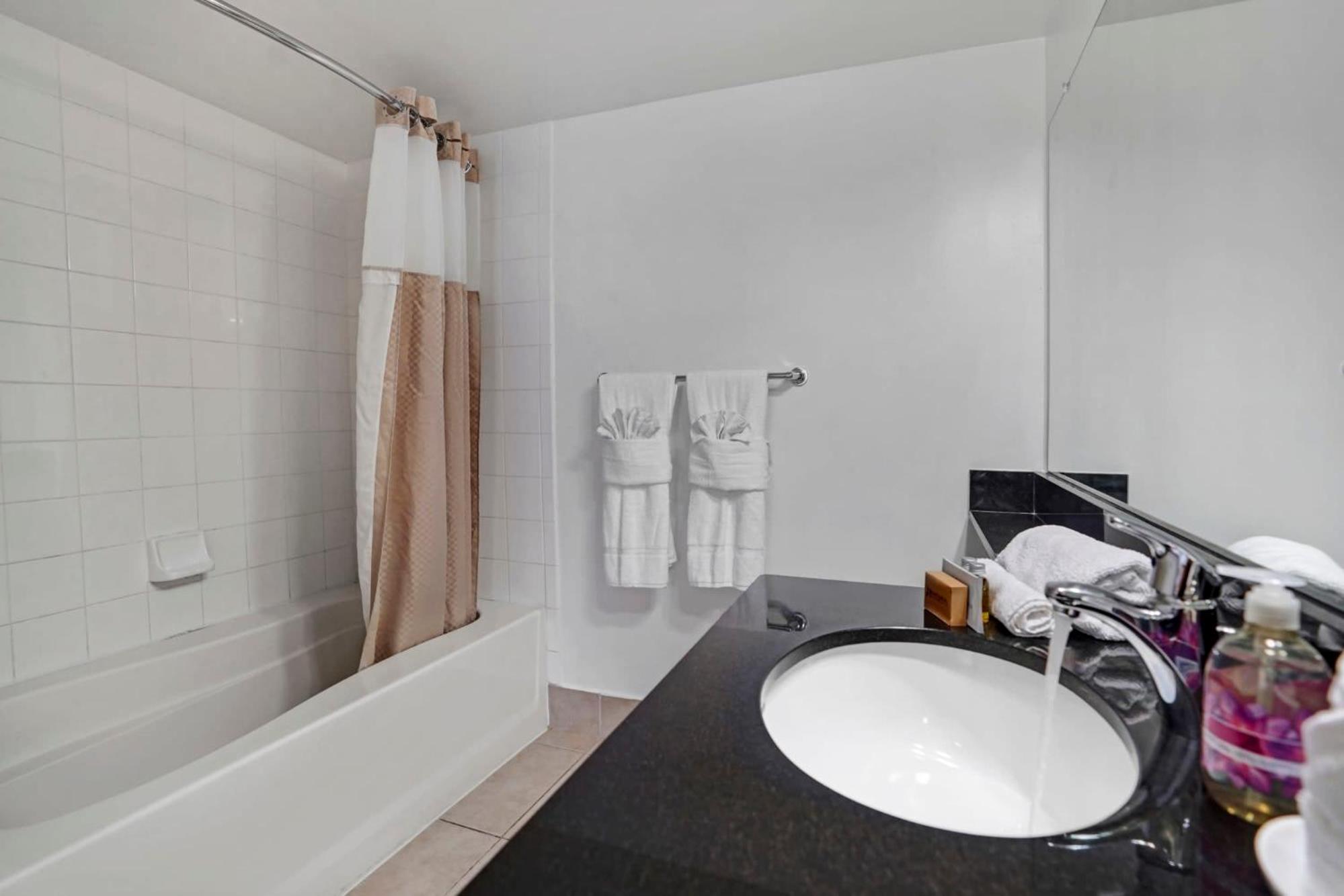 Stylish Modern Apartments at Gables Grand Plaza in Miami