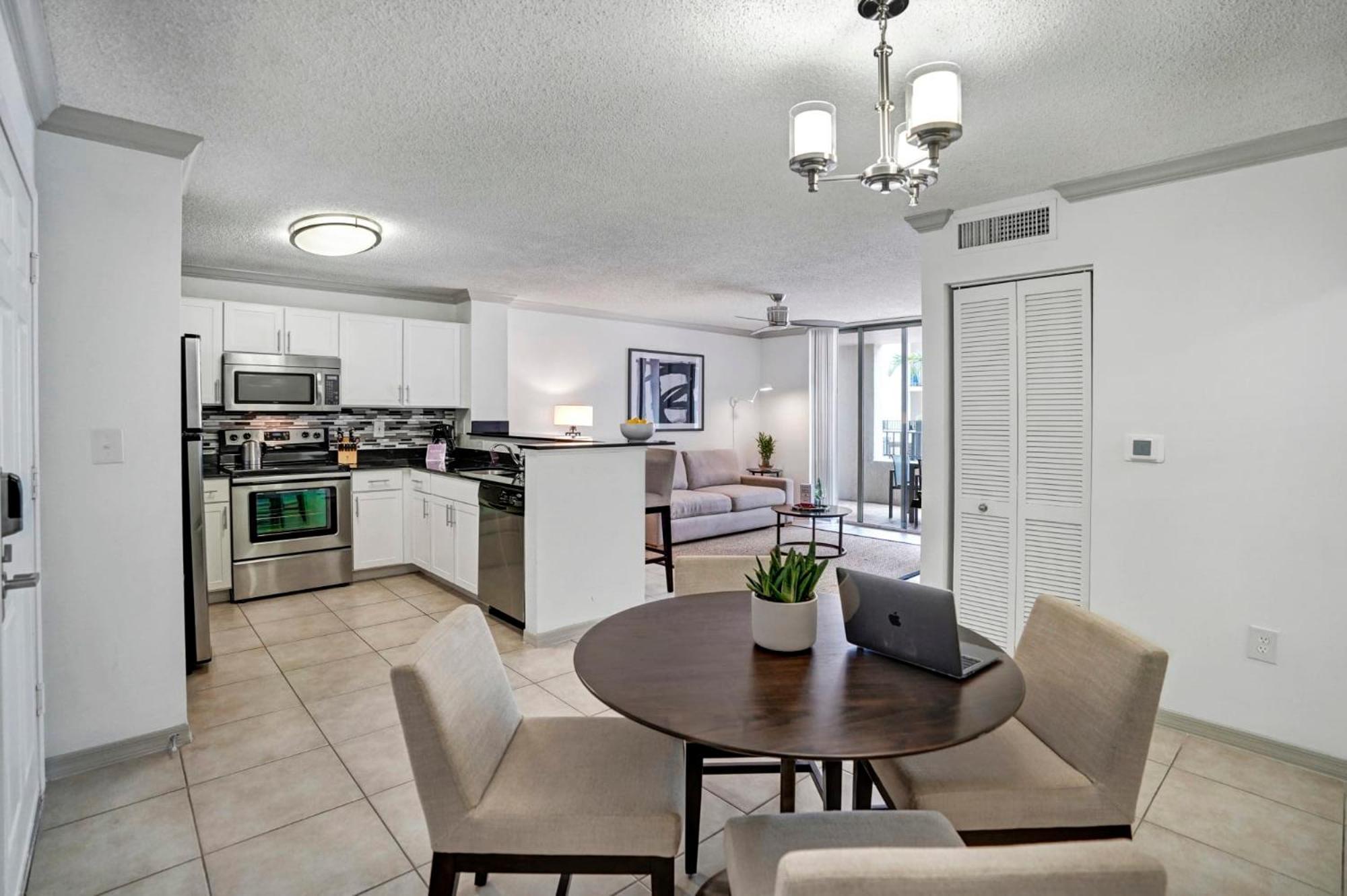 Stylish Modern Apartments at Gables Grand Plaza in Miami