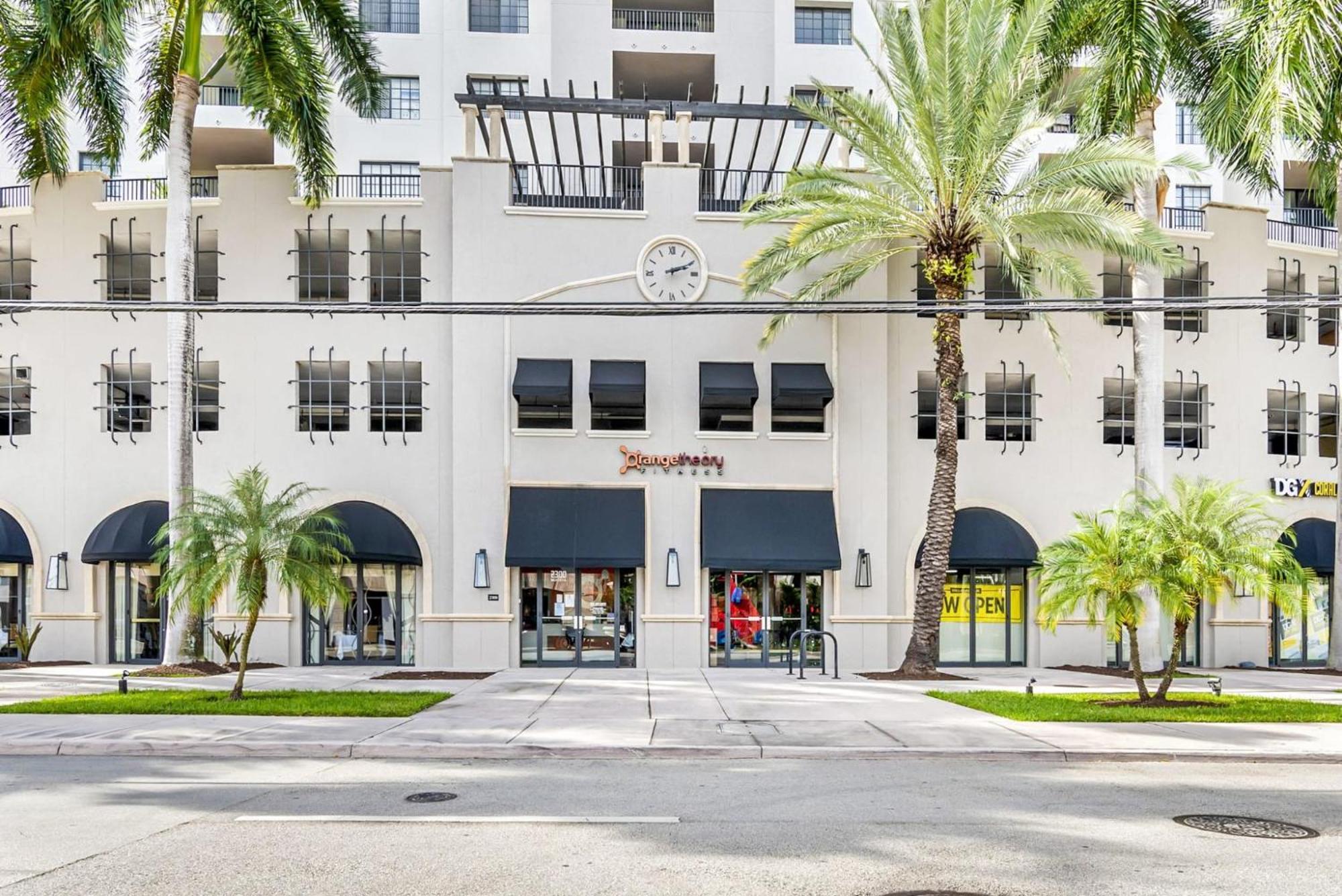 Stylish Modern Apartments at Gables Grand Plaza in Miami