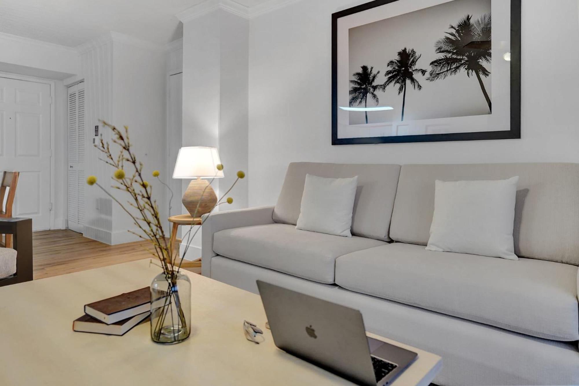Stylish Modern Apartments at Gables Grand Plaza in Miami