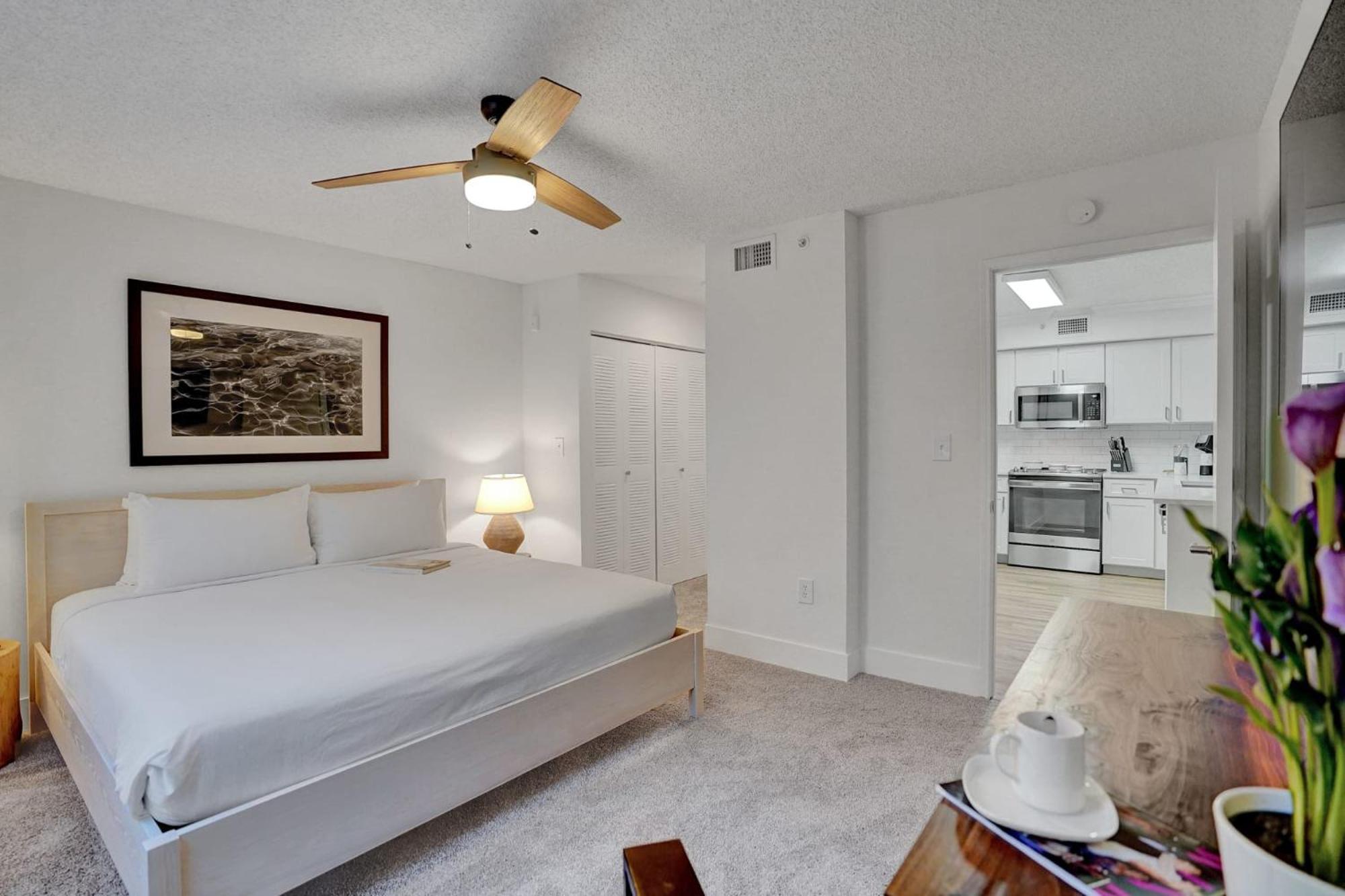 Stylish Modern Apartments at Gables Grand Plaza in Miami