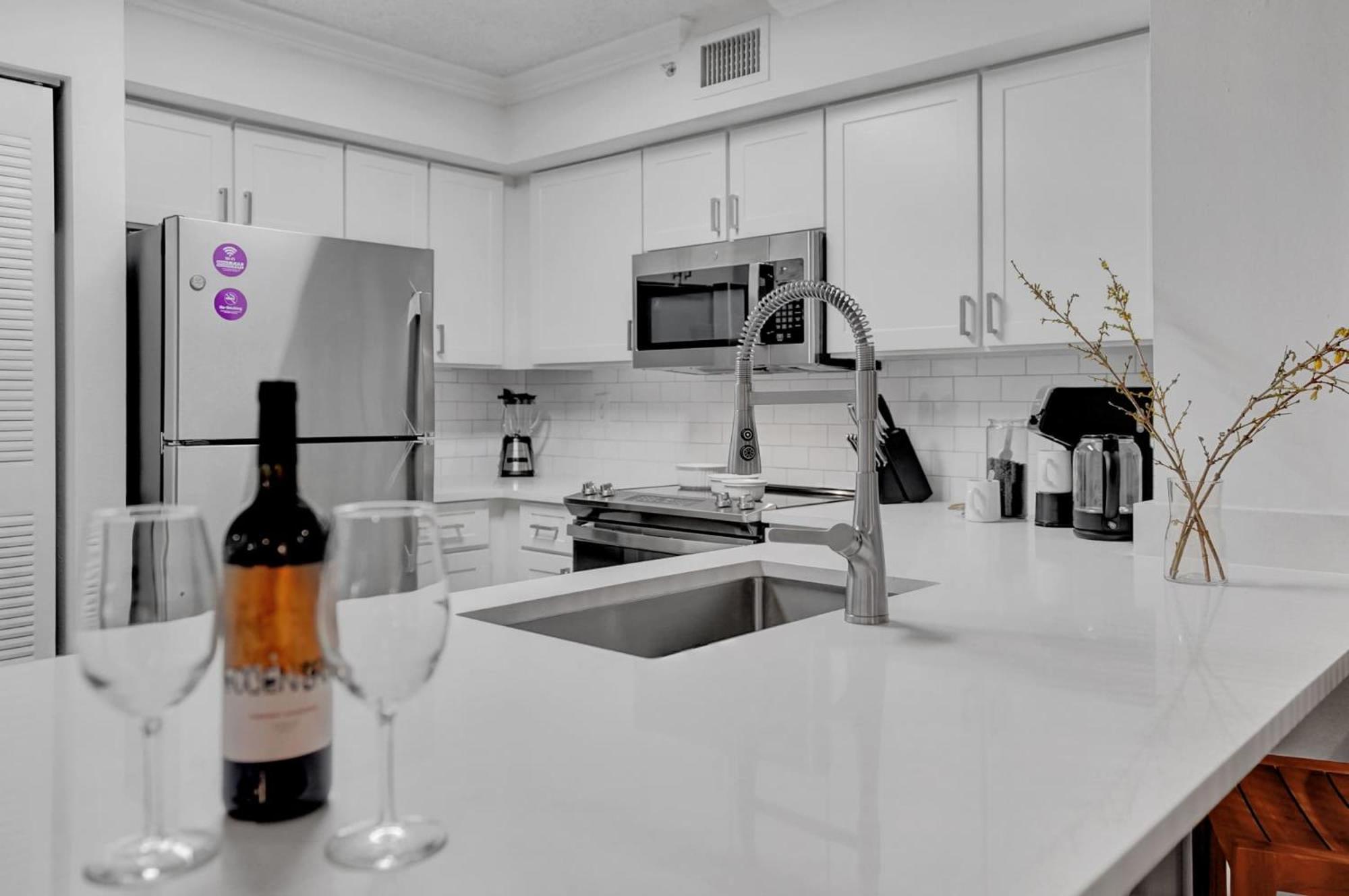 Stylish Modern Apartments at Gables Grand Plaza in Miami