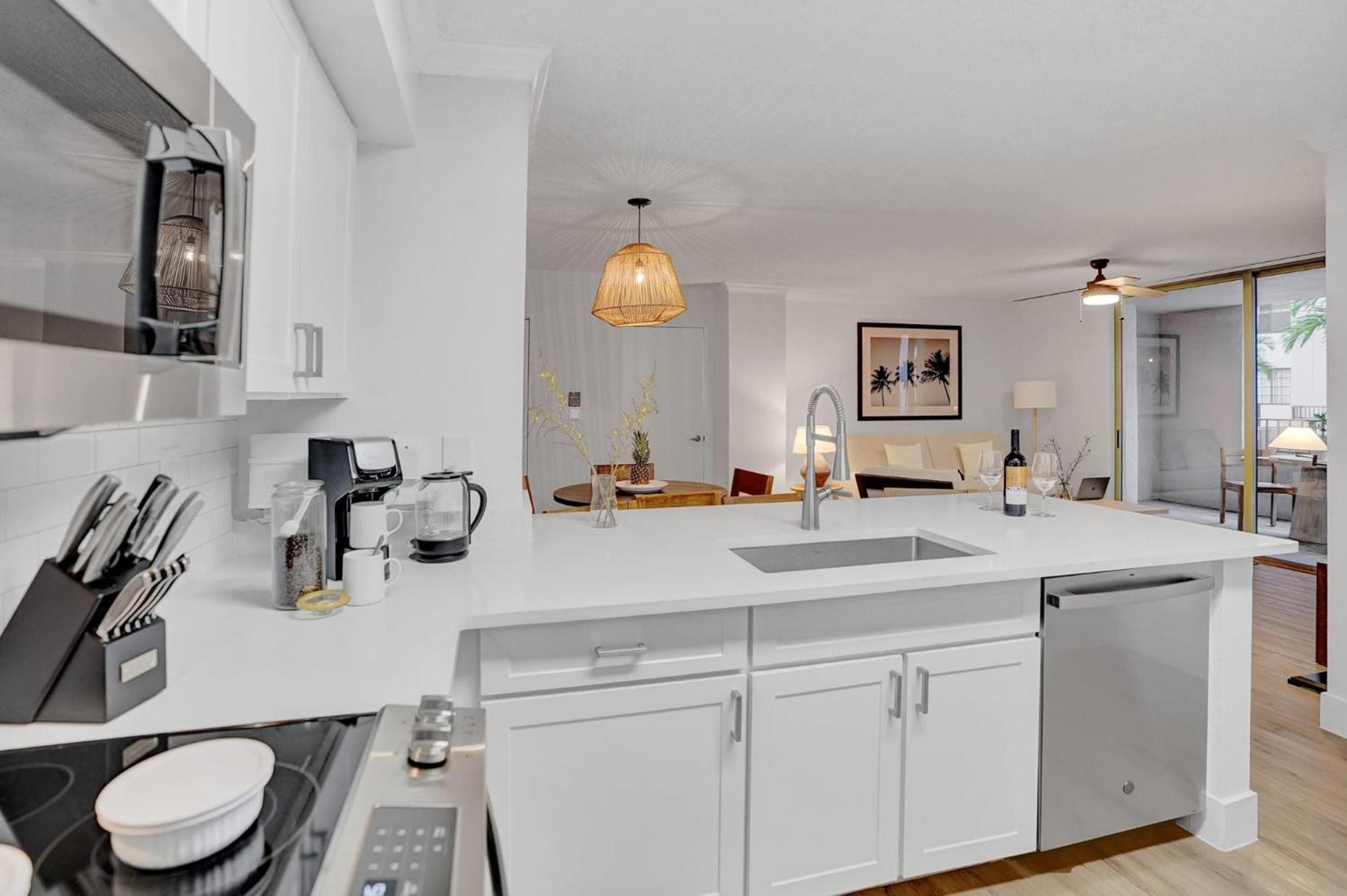 Stylish Modern Apartments at Gables Grand Plaza in Miami