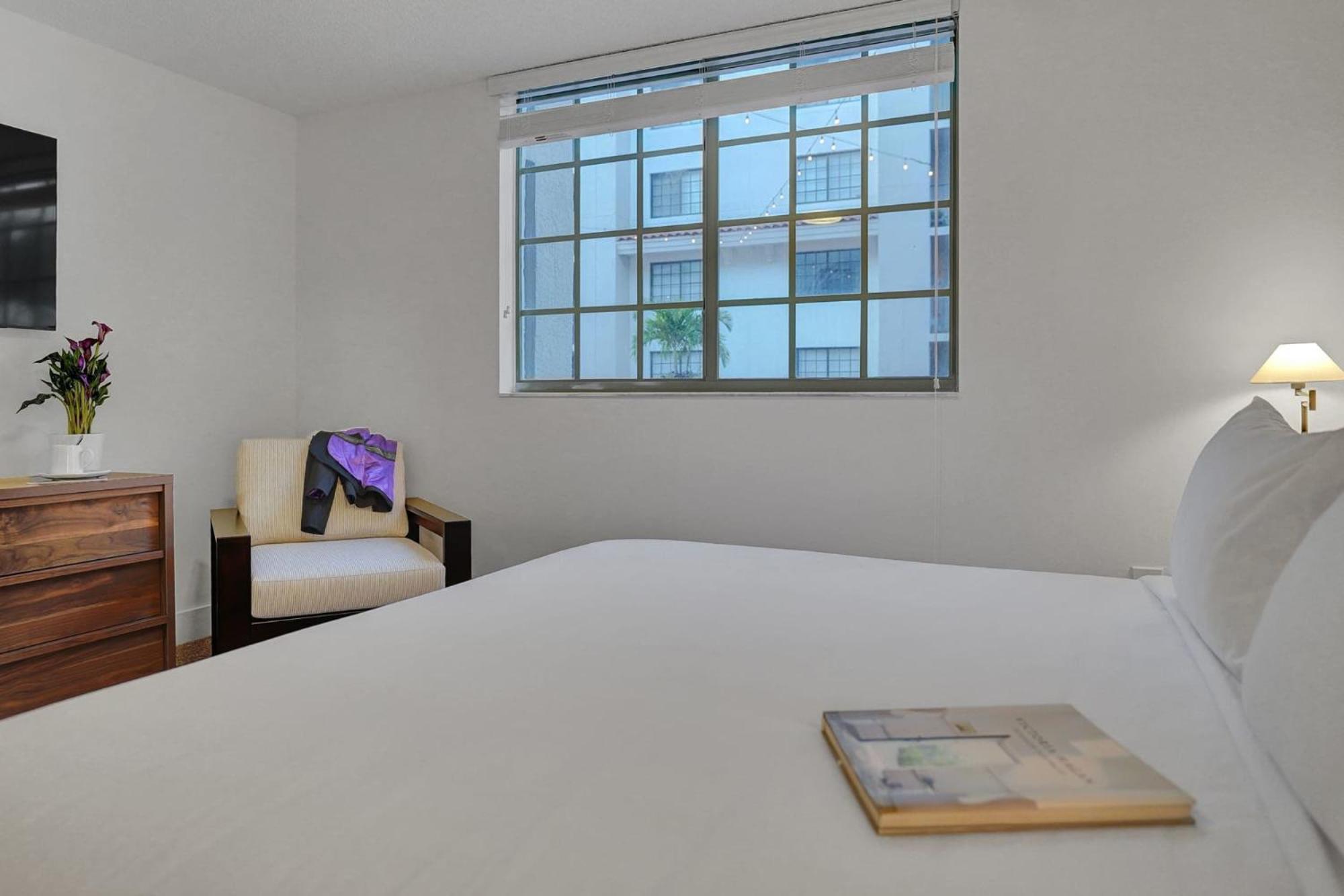 Stylish Modern Apartments at Gables Grand Plaza in Miami