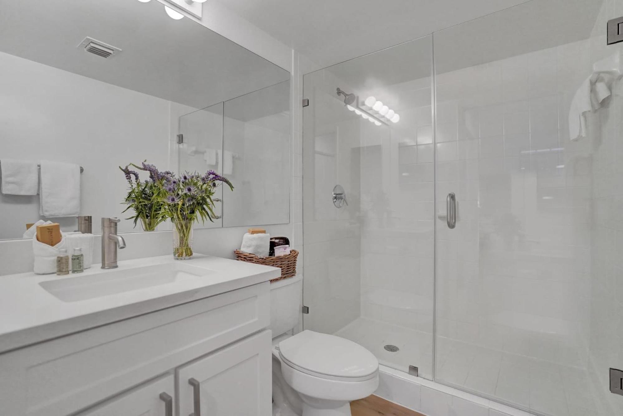 Stylish Modern Apartments at Gables Grand Plaza in Miami