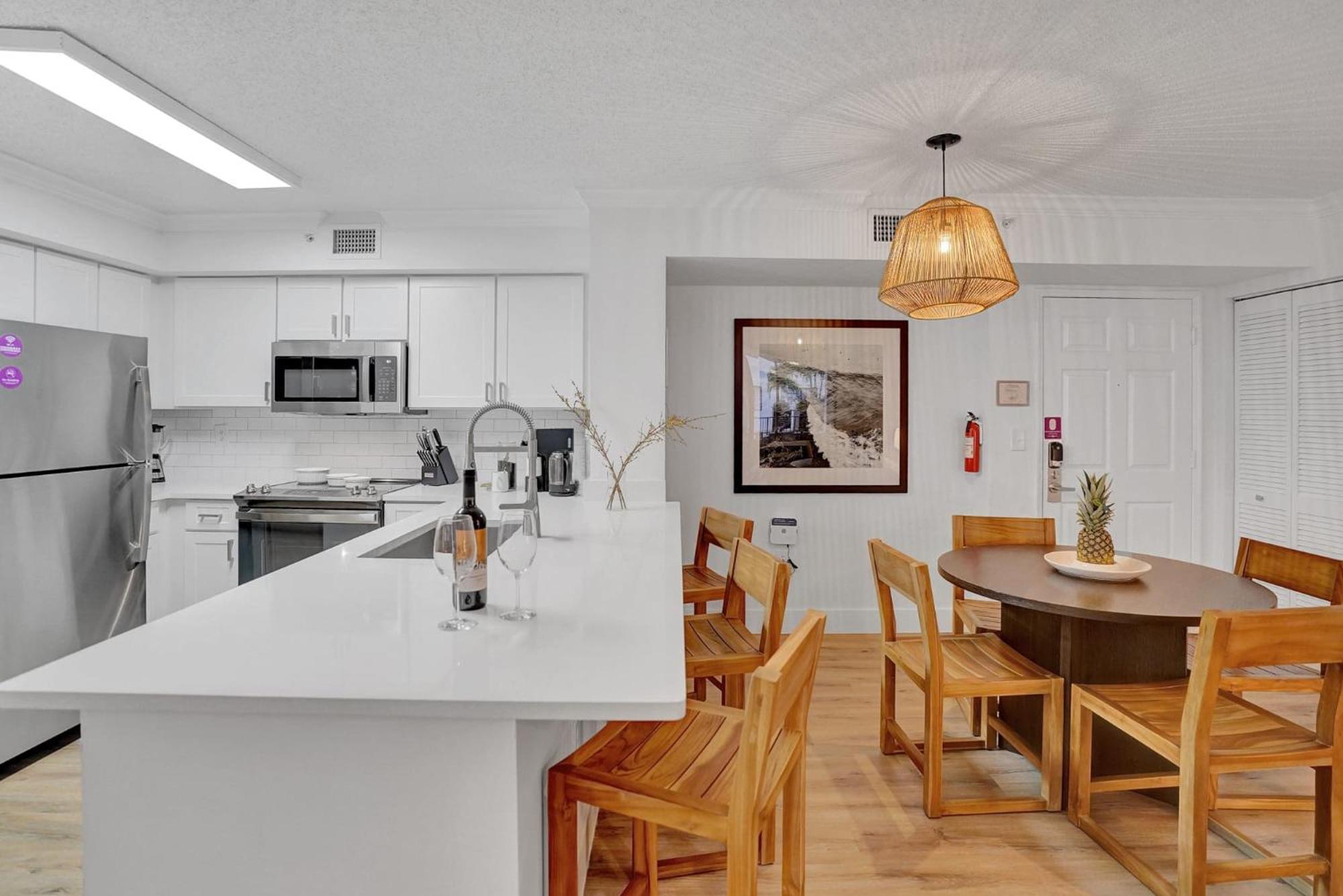Stylish Modern Apartments at Gables Grand Plaza in Miami