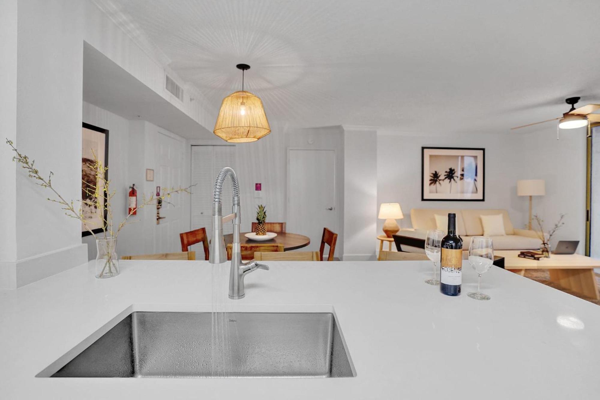 Stylish Modern Apartments at Gables Grand Plaza in Miami