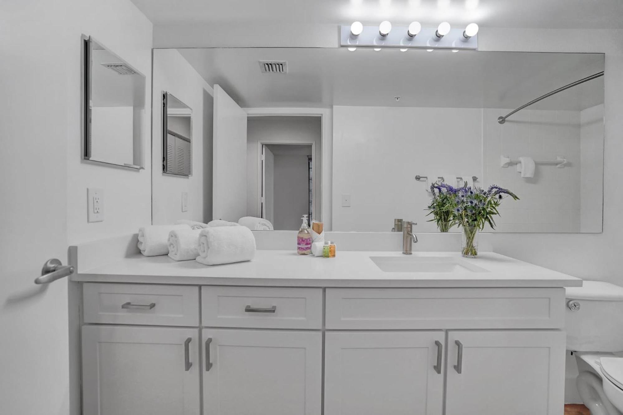 Stylish Modern Apartments at Gables Grand Plaza in Miami