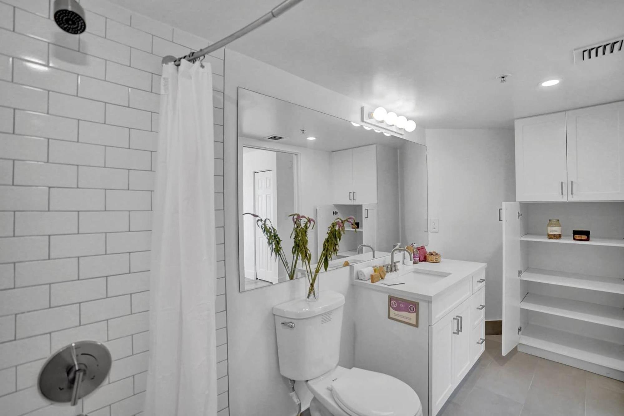 Stylish Modern Apartments at Gables Grand Plaza in Miami