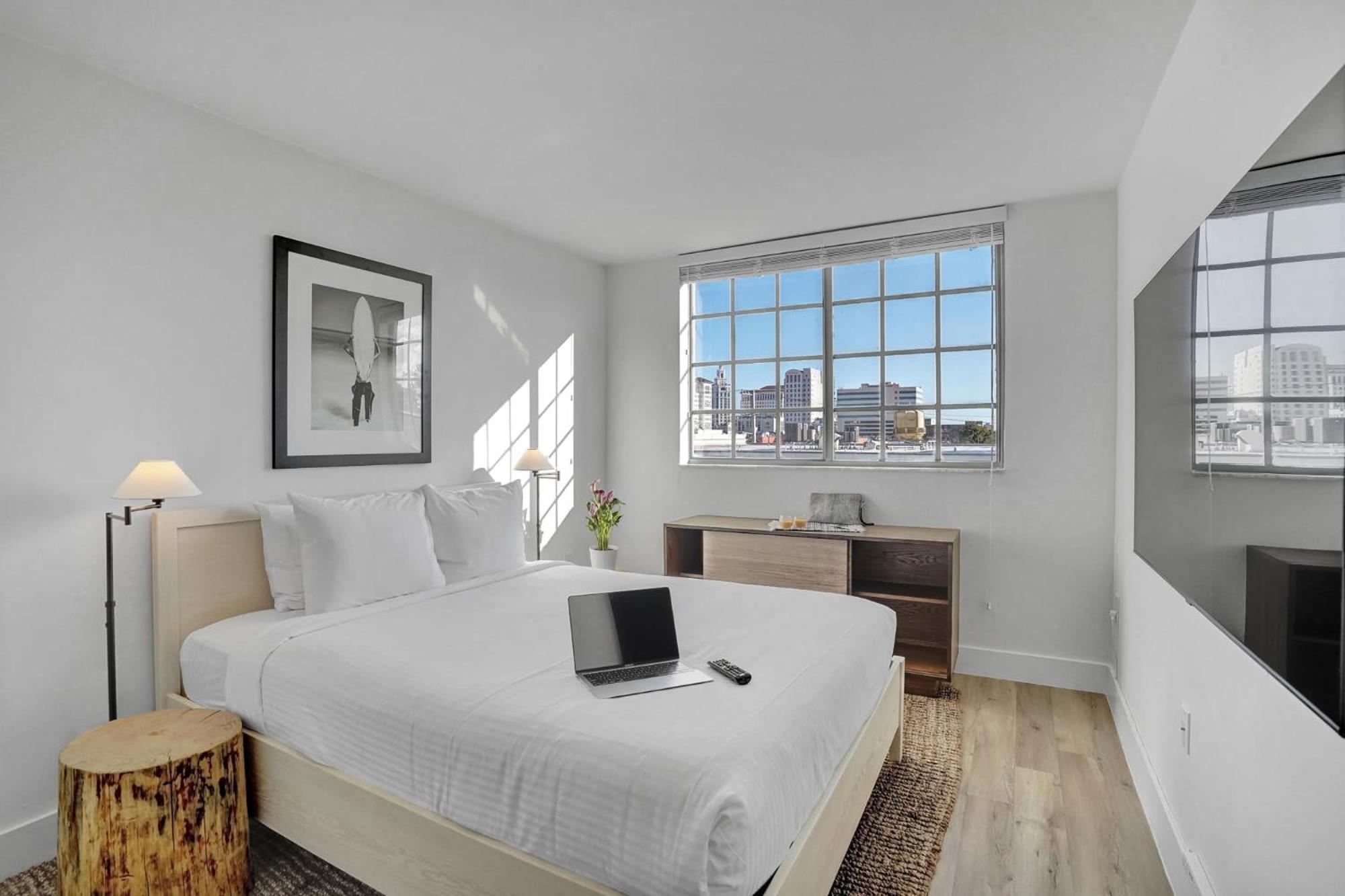 Stylish Modern Apartments at Gables Grand Plaza in Miami