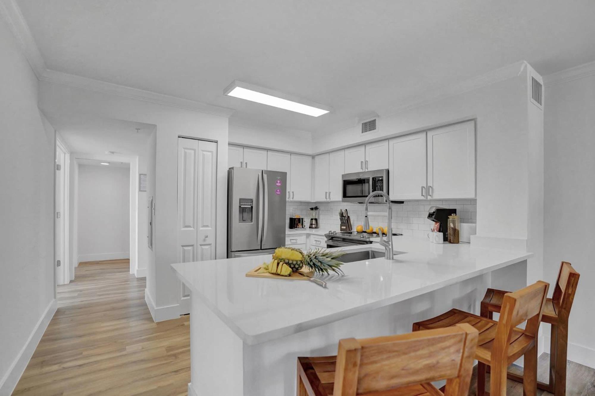 Stylish Modern Apartments at Gables Grand Plaza in Miami