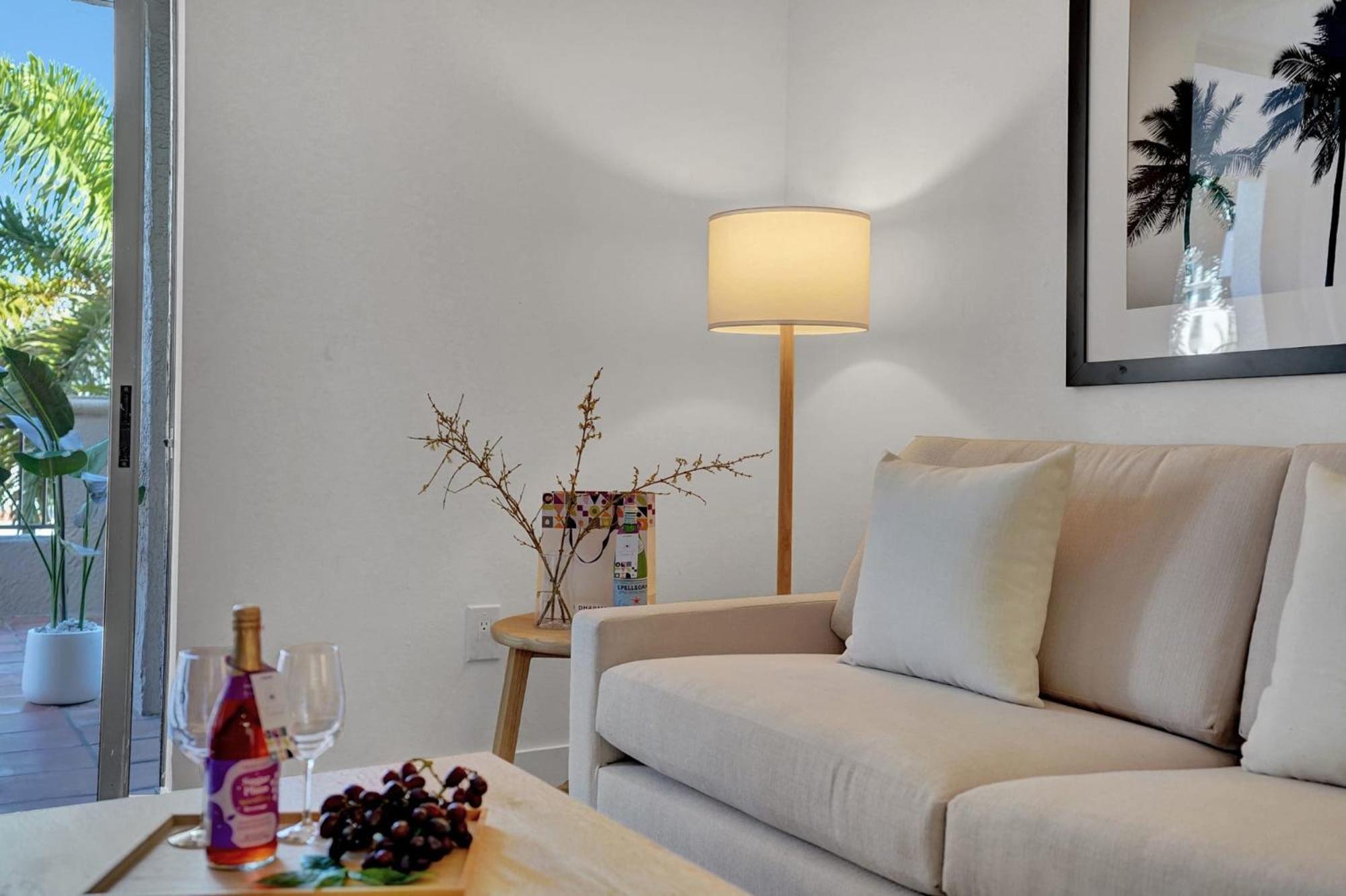 Stylish Modern Apartments at Gables Grand Plaza in Miami