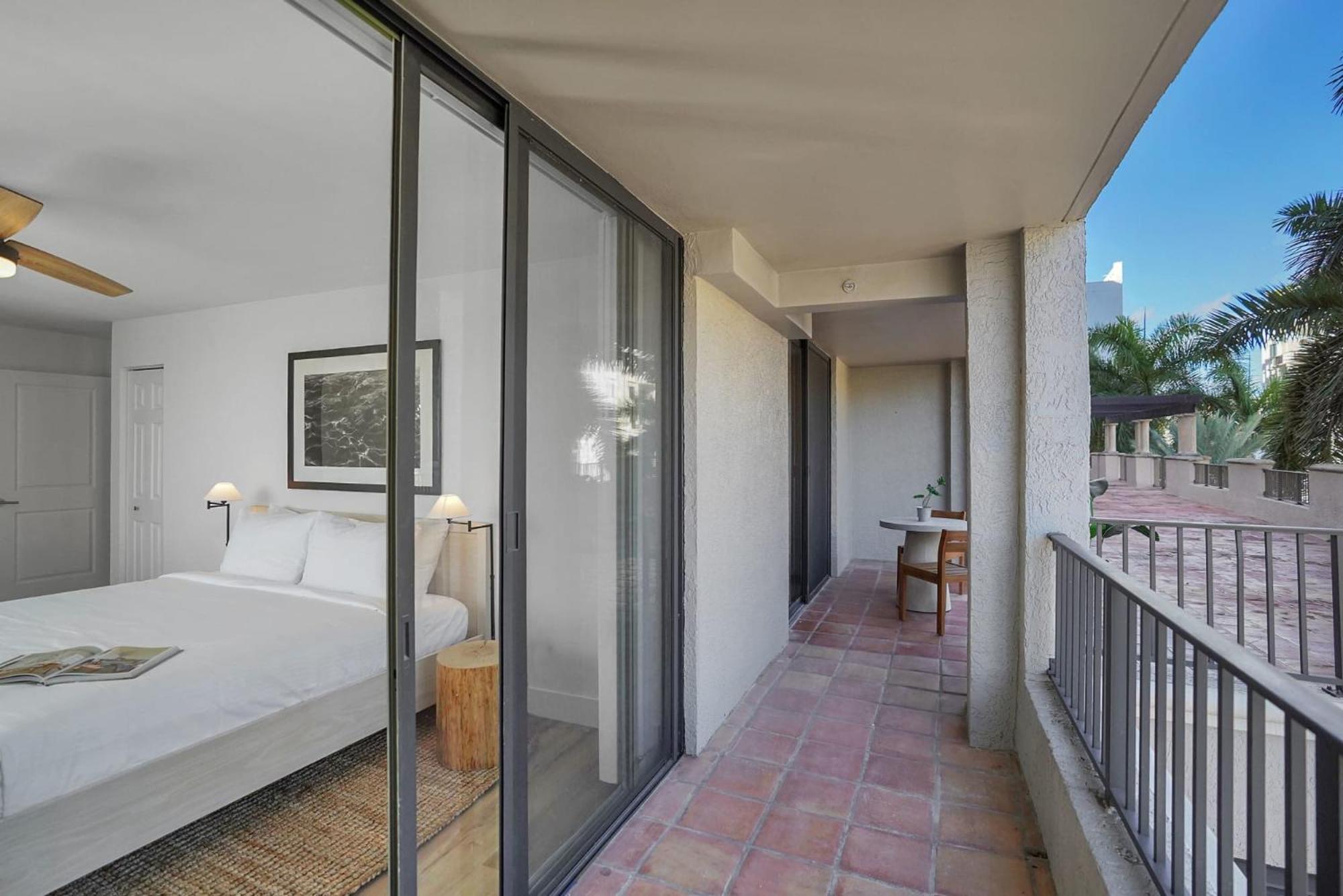 Stylish Modern Apartments at Gables Grand Plaza in Miami