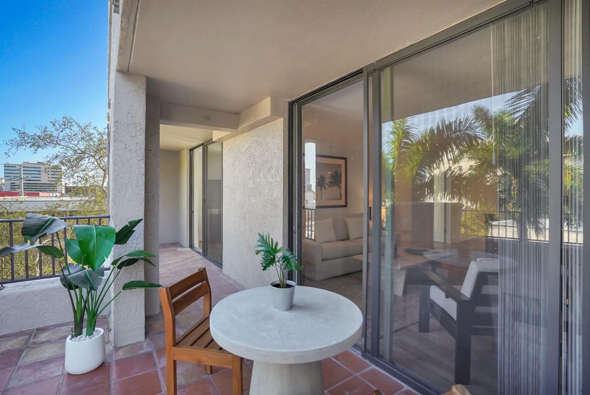 Stylish Modern Apartments at Gables Grand Plaza in Miami