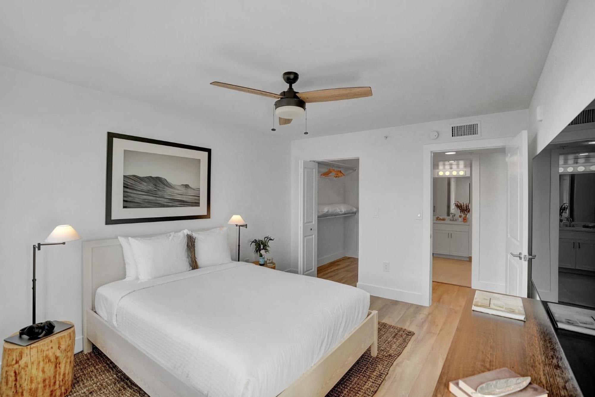 Stylish Modern Apartments at Gables Grand Plaza in Miami