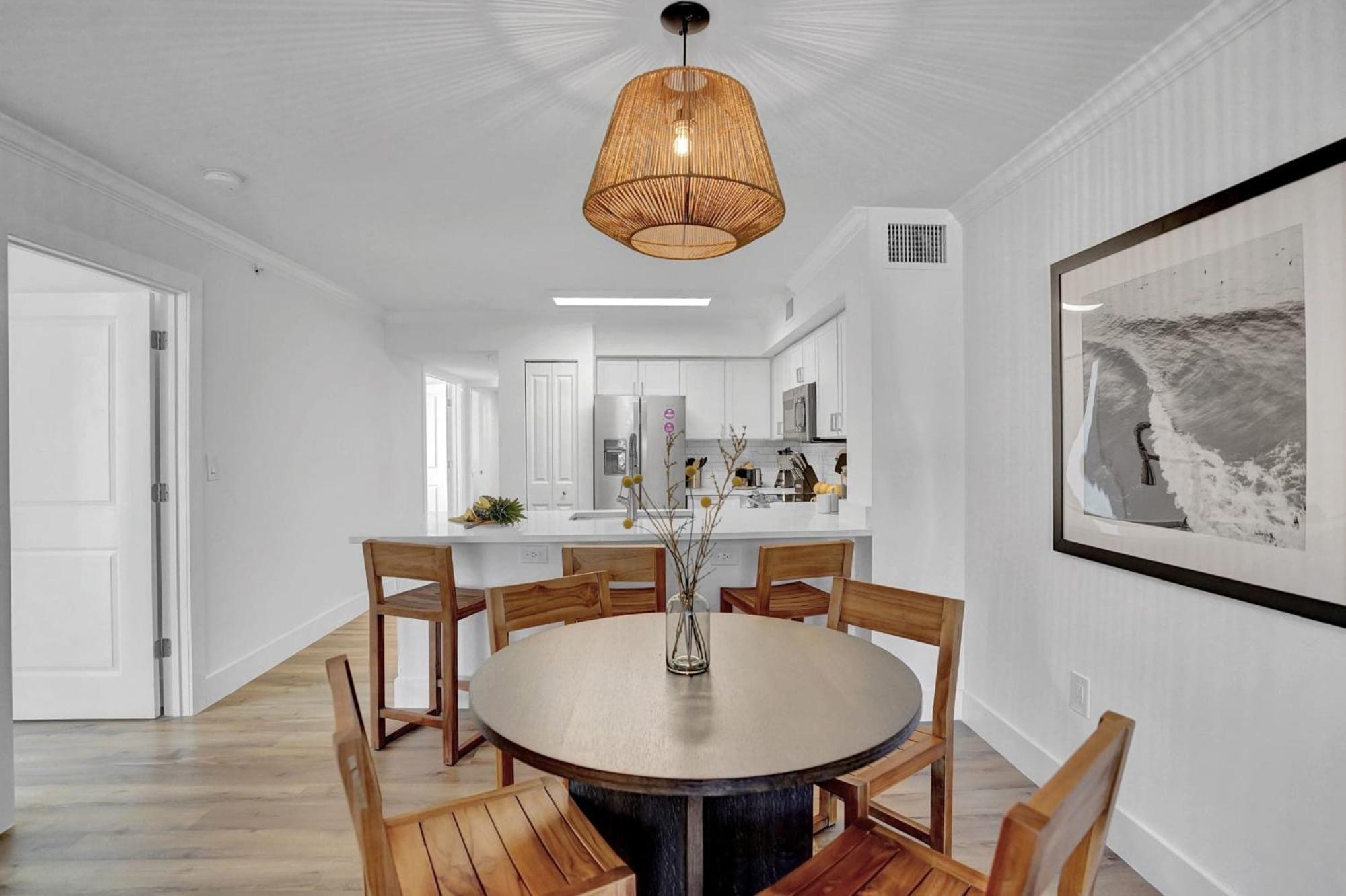 Stylish Modern Apartments at Gables Grand Plaza in Miami