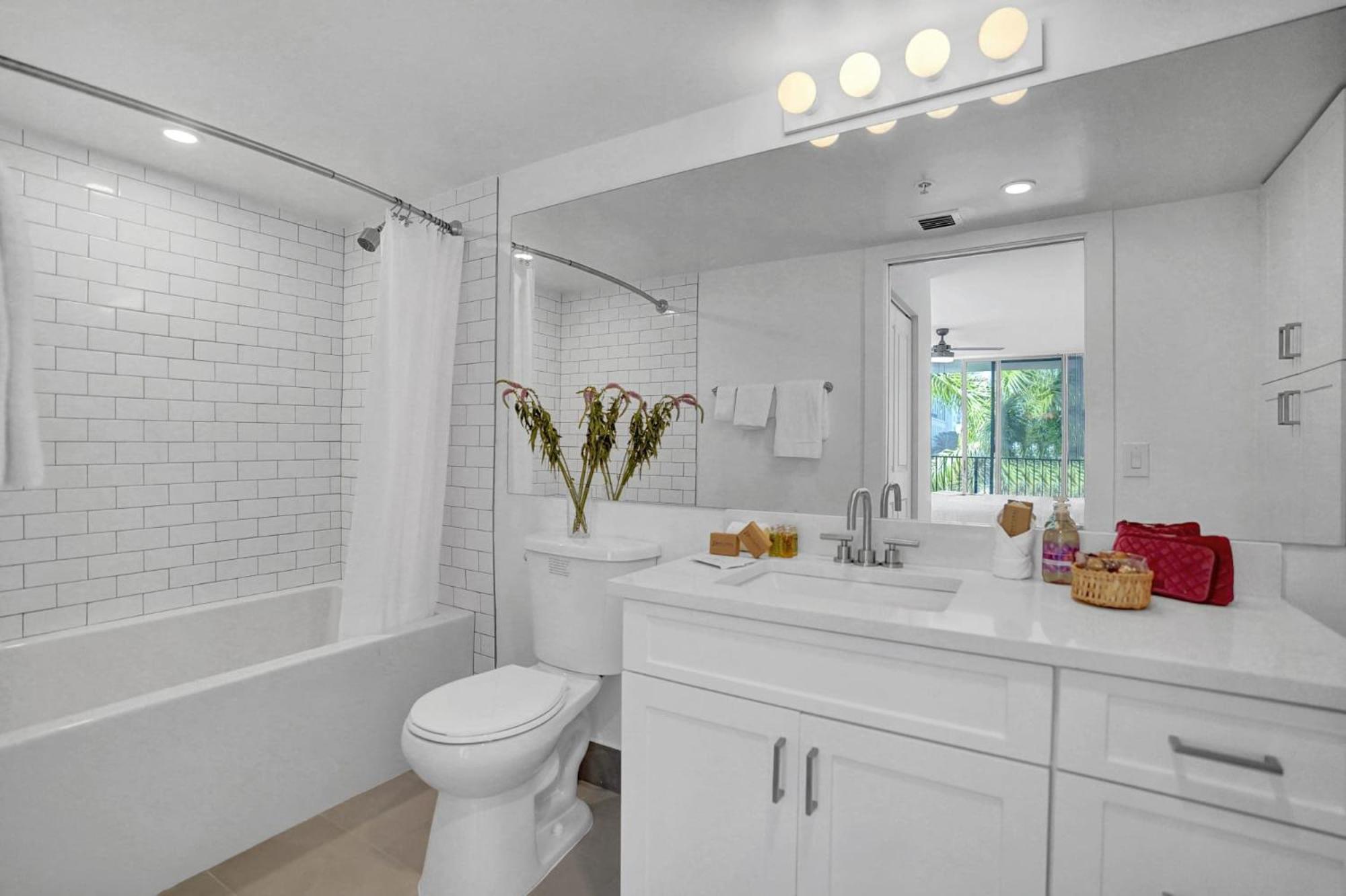 Stylish Modern Apartments at Gables Grand Plaza in Miami