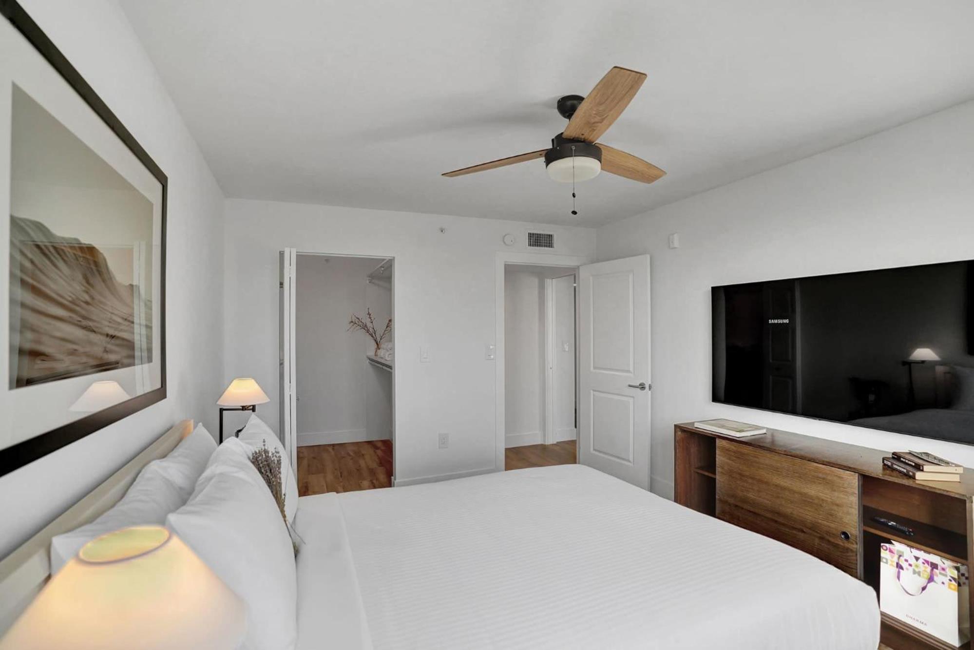 Stylish Modern Apartments at Gables Grand Plaza in Miami