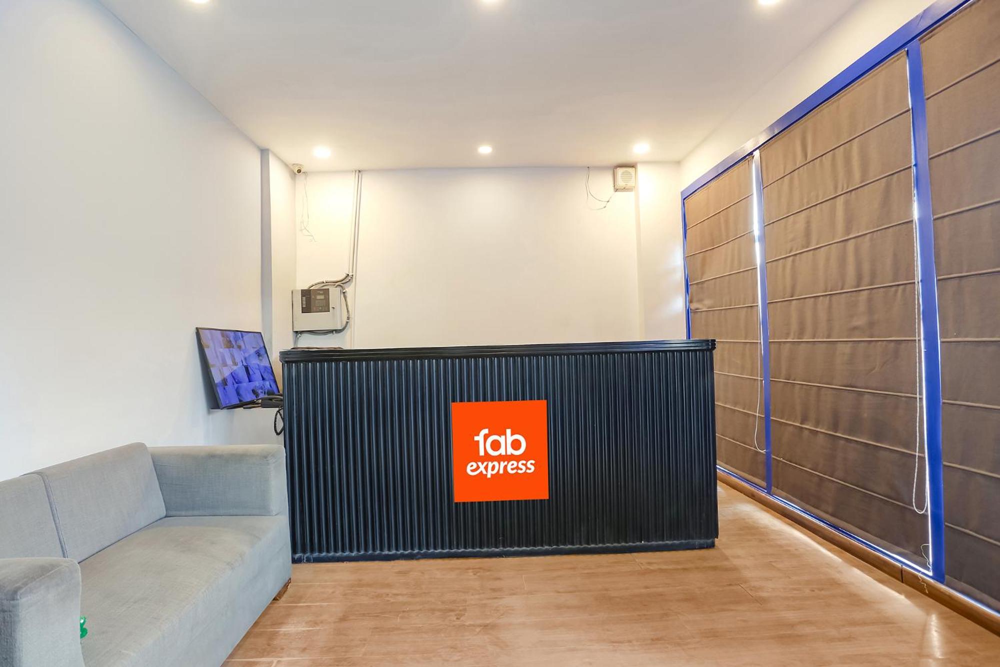 FabExpress Hexa Meera Bagh view 4